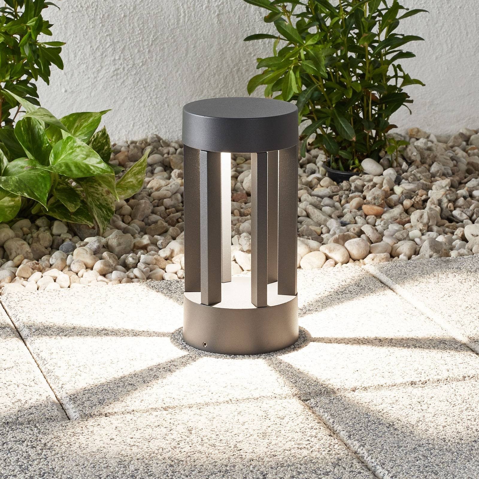 Lindby Außen-Stehlampe Jordis, 1 x 6,5 W LED, warmweiß
