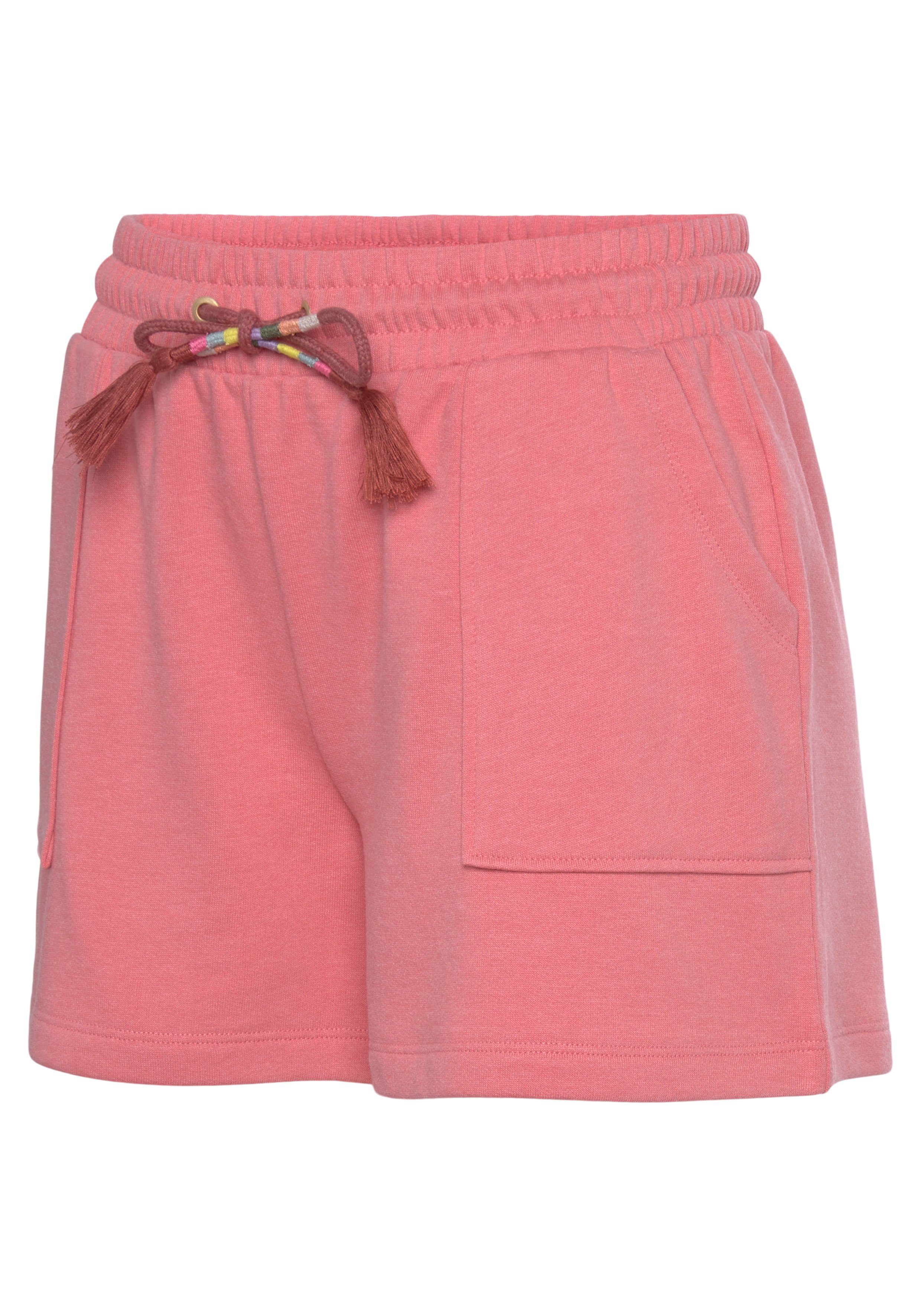 Vivance Sweatshorts Kurze Hose mit aufgesetzten Taschen und Kontrastkordel, Loungewear