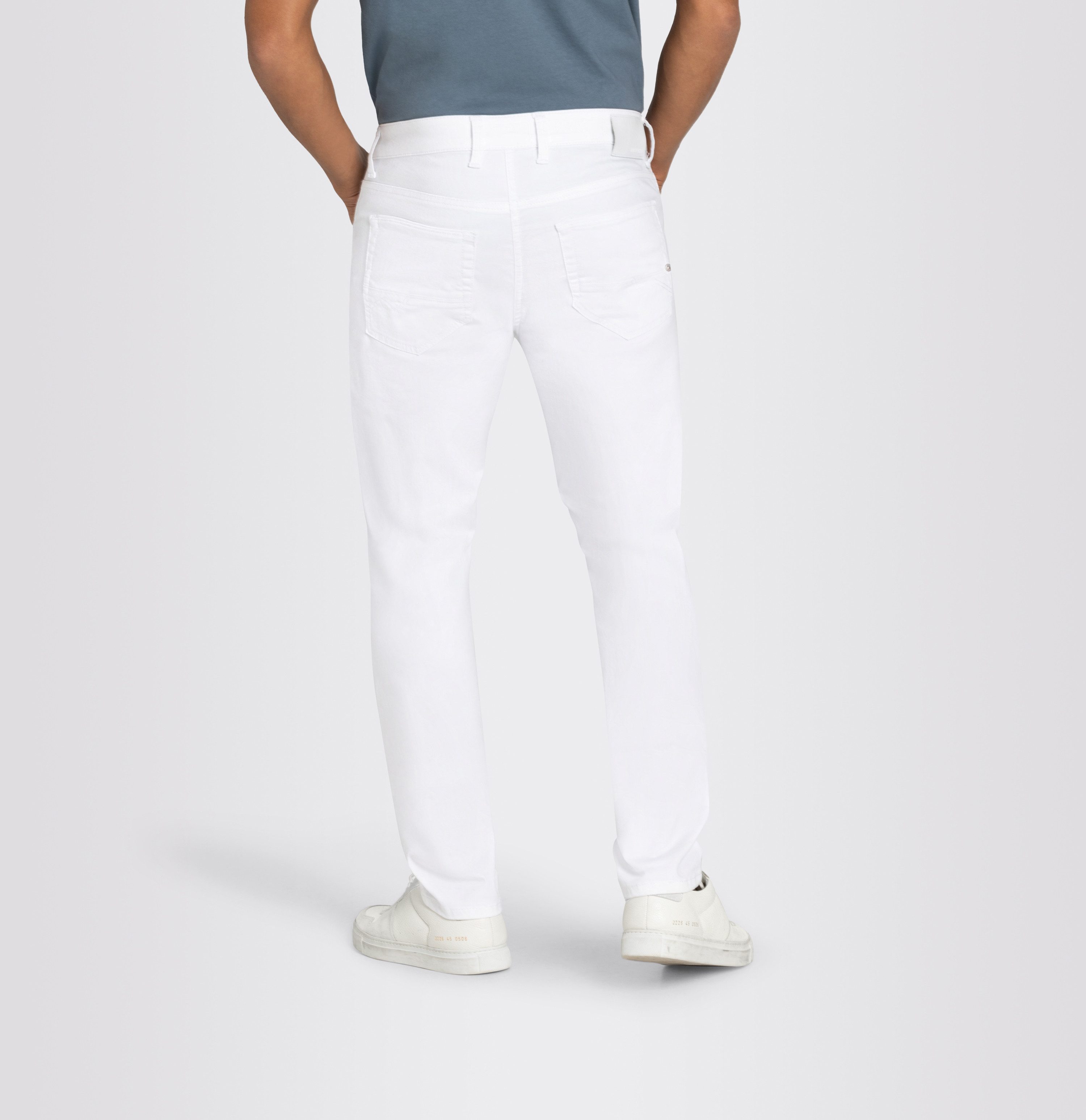MAC Slim-fit-Jeans Arne-Pipe light schmaler figurbetonender Schnitt