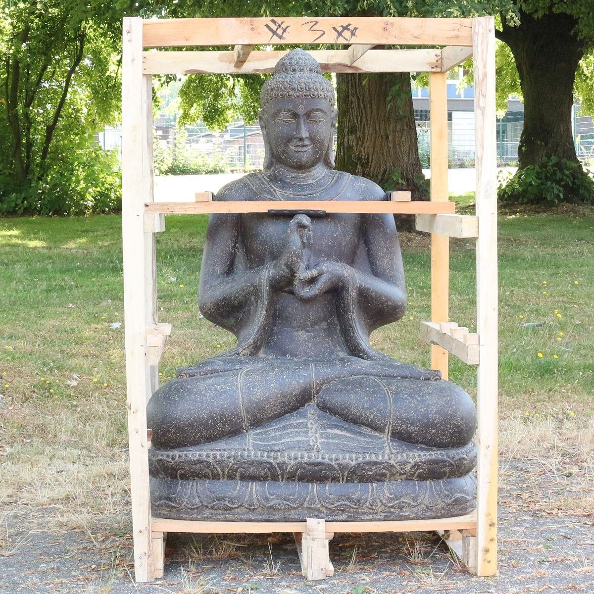 Oriental Galerie Dekofigur XXL Buddha Figur Gartenfigur aus Lavastein Sitzend 150 cm Chakra (1 St), traditionelle Herstellung in Handarbeit im Ursprungsland