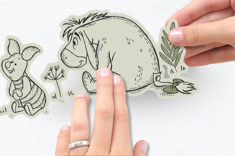 Komar Wandtattoo Winnie the Pooh Woodland - Größe 50 x 70 cm (47 St), selbstklebend, Wandsticker, Kinderzimmer