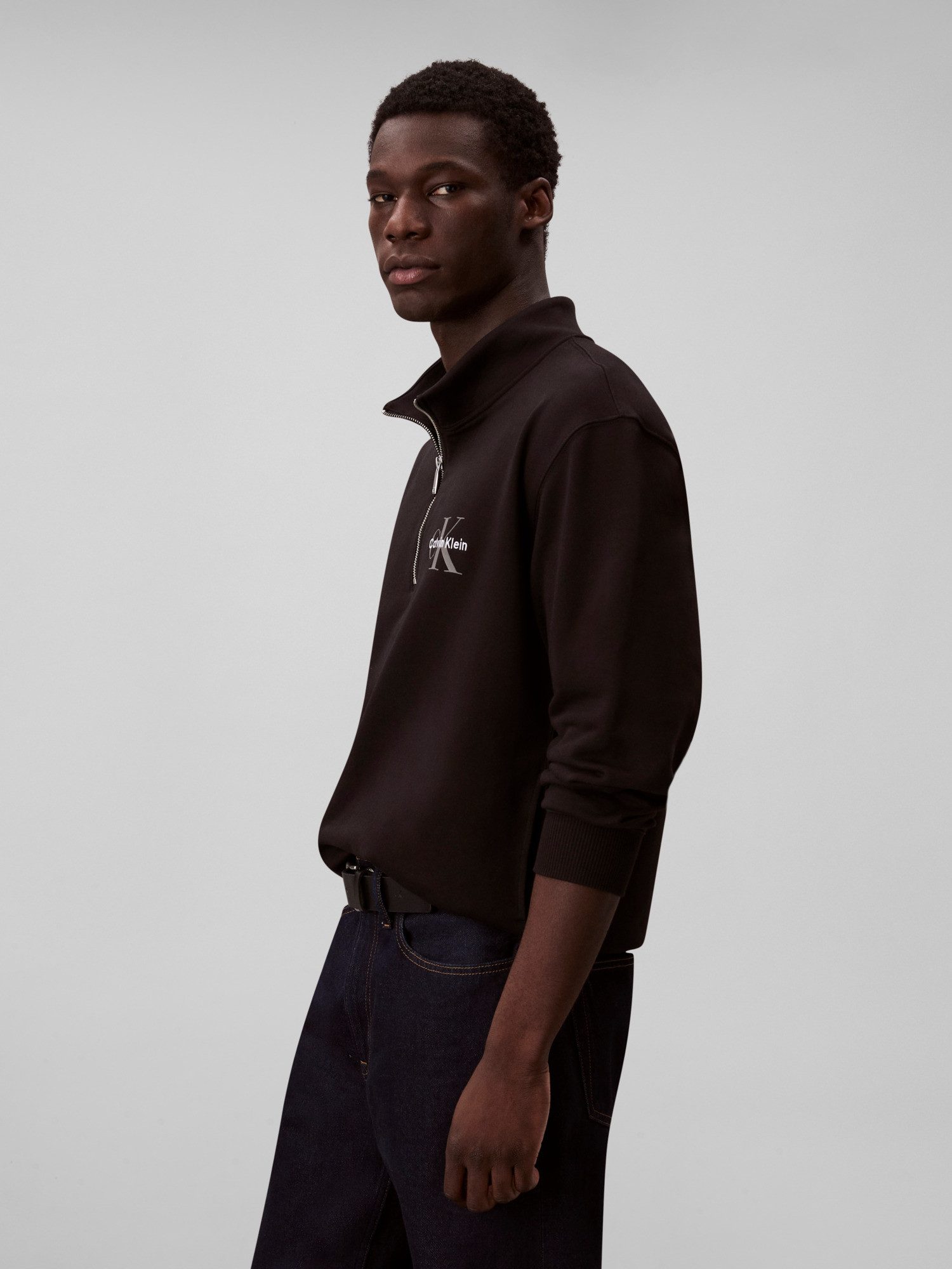 Calvin Klein Jeans Sweatshirt LS EU 350TERRY MICRO MONOLOGO QT Regular fit, Stehkragen und Reißverschluss