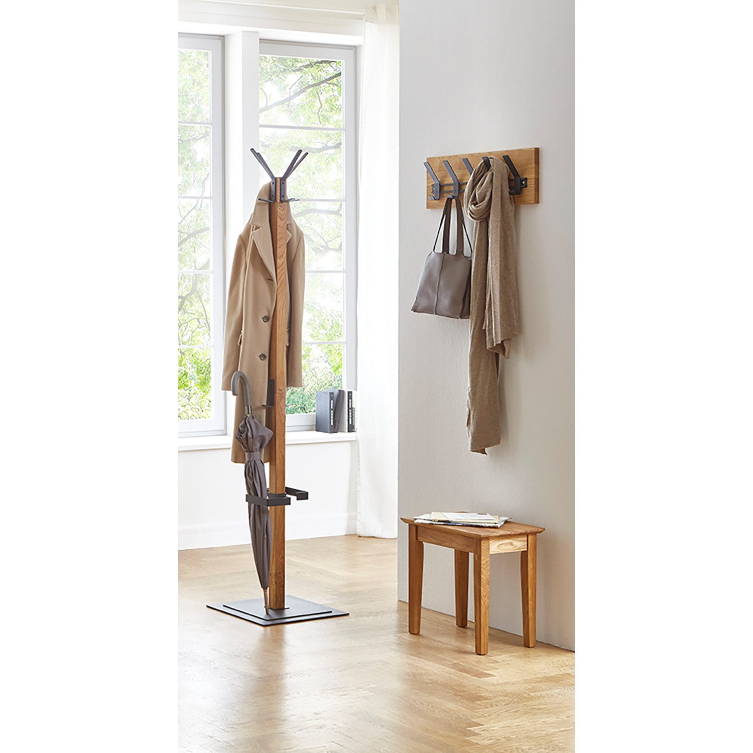 HAKU Garderobenstange Garderobe - eiche-schwarz - Massivholz, Metall - B. 60cm - Ständer, (1xWandgarderobe, Wandhalterung - Wandhalter), Wandhakenleiste - Hakenleiste - Garderobenleiste - Wandhaken