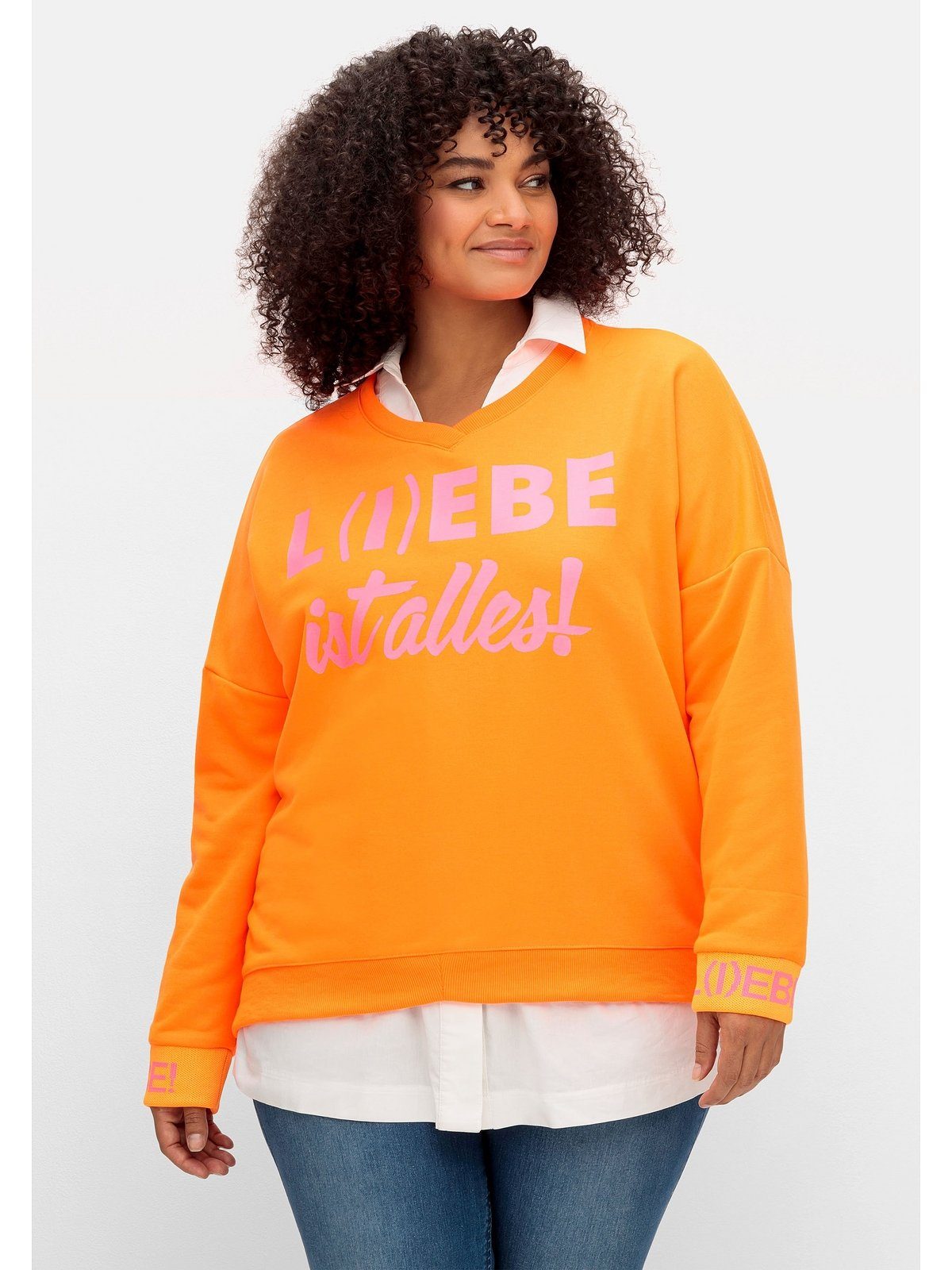 und Neon-Print Sweatshirt Seitenschlitzen Größen Sheego Große mit