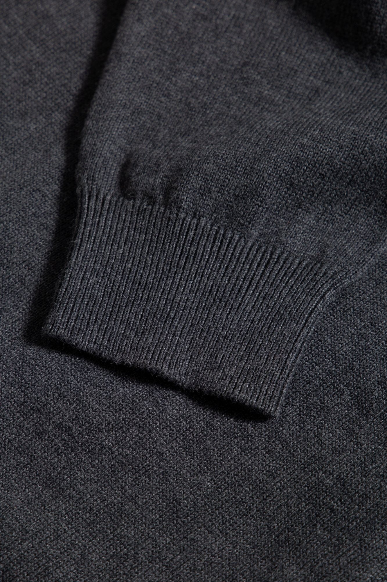 Way of Glory Strickpullover mit dezenter Logo-Stickerei auf der Brust