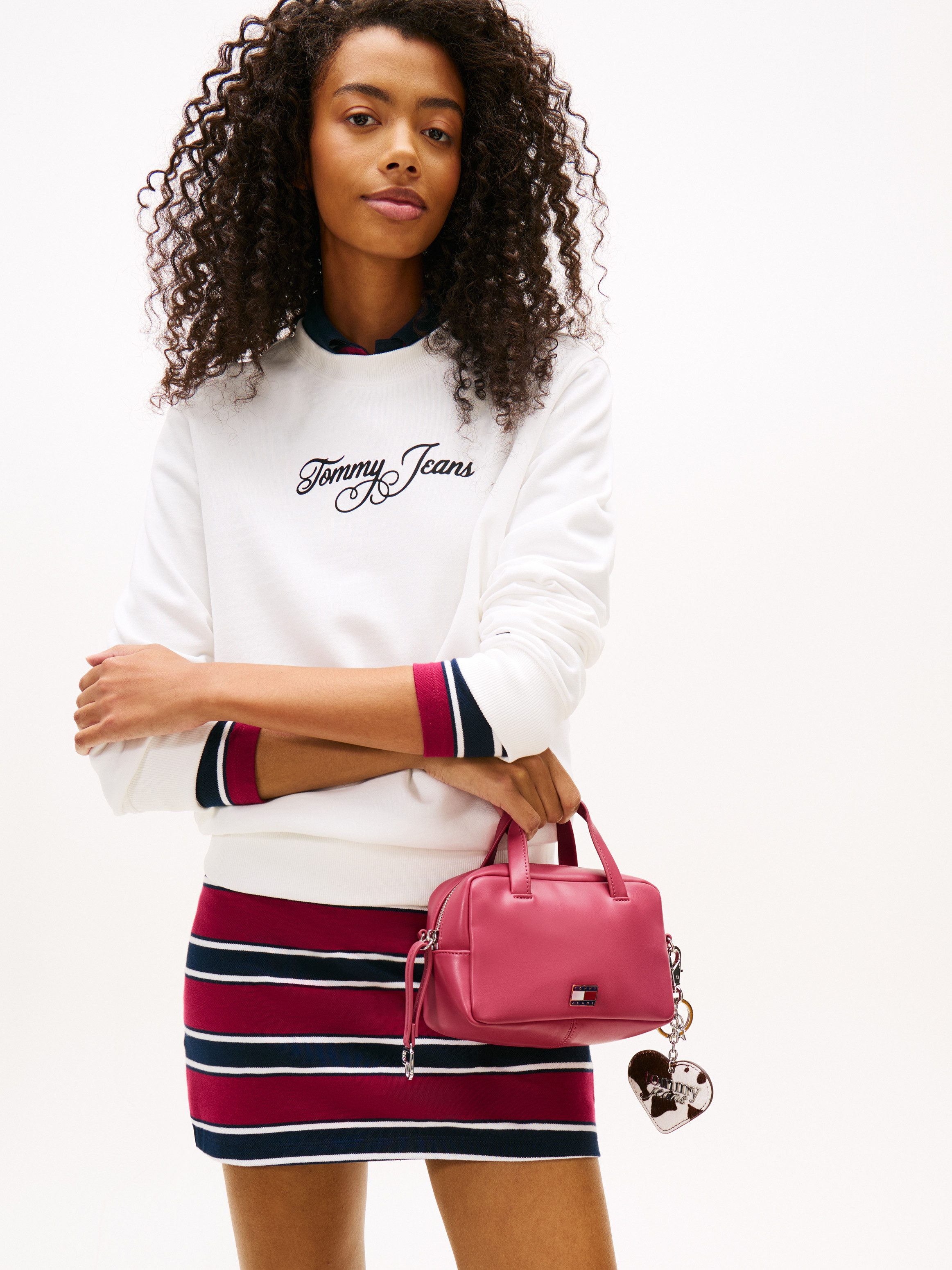 Tommy Jeans Umhängetasche TJW CITY TRUNK CROSSOVER (2-tlg., Abnehmbarer Herzenanhänger), Damen Tragetasche, Schultertasche mit Herzchen-Applikation