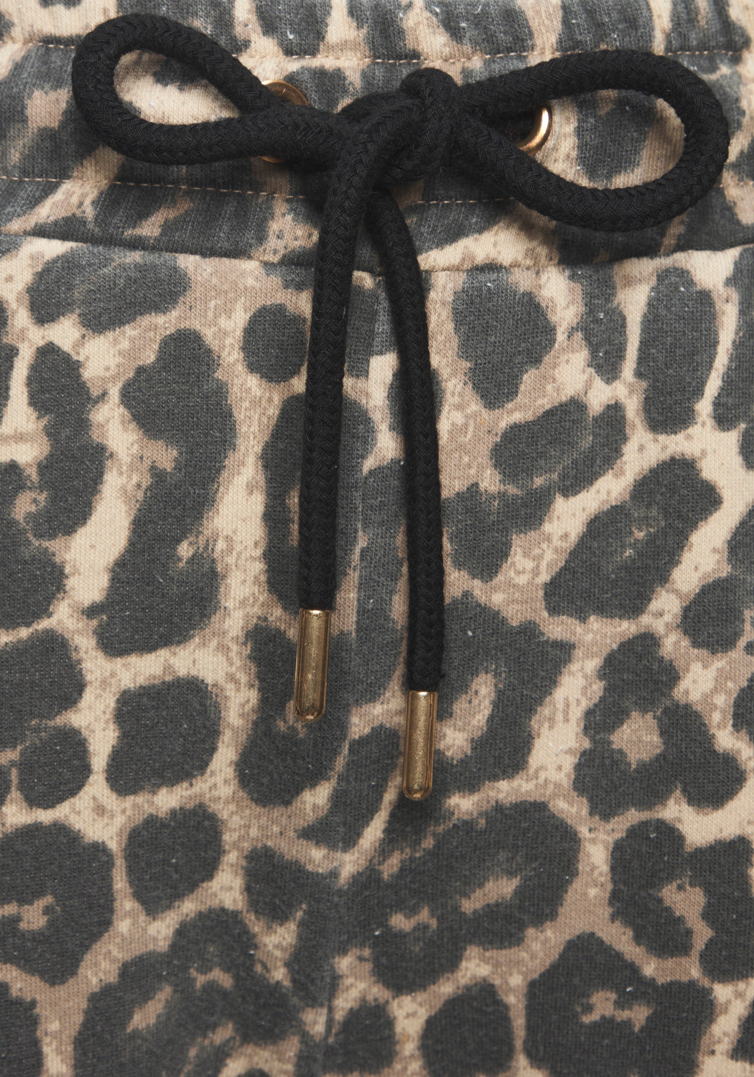 Buffalo Sweathose - Relaxhose in Leo-Optik Weites Bein mit bequemen Bündchen, Home- und Loungewear – Bild 5 von 5