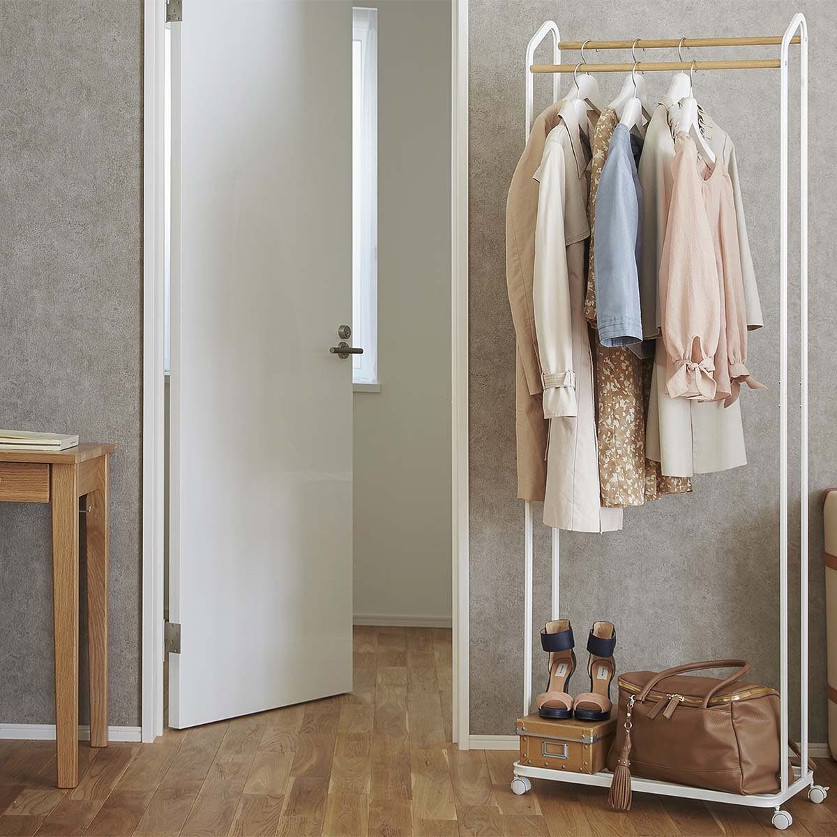 Yamazaki Garderobenständer "Tower", Kleiderständer auf Rollen, günstig online kaufen