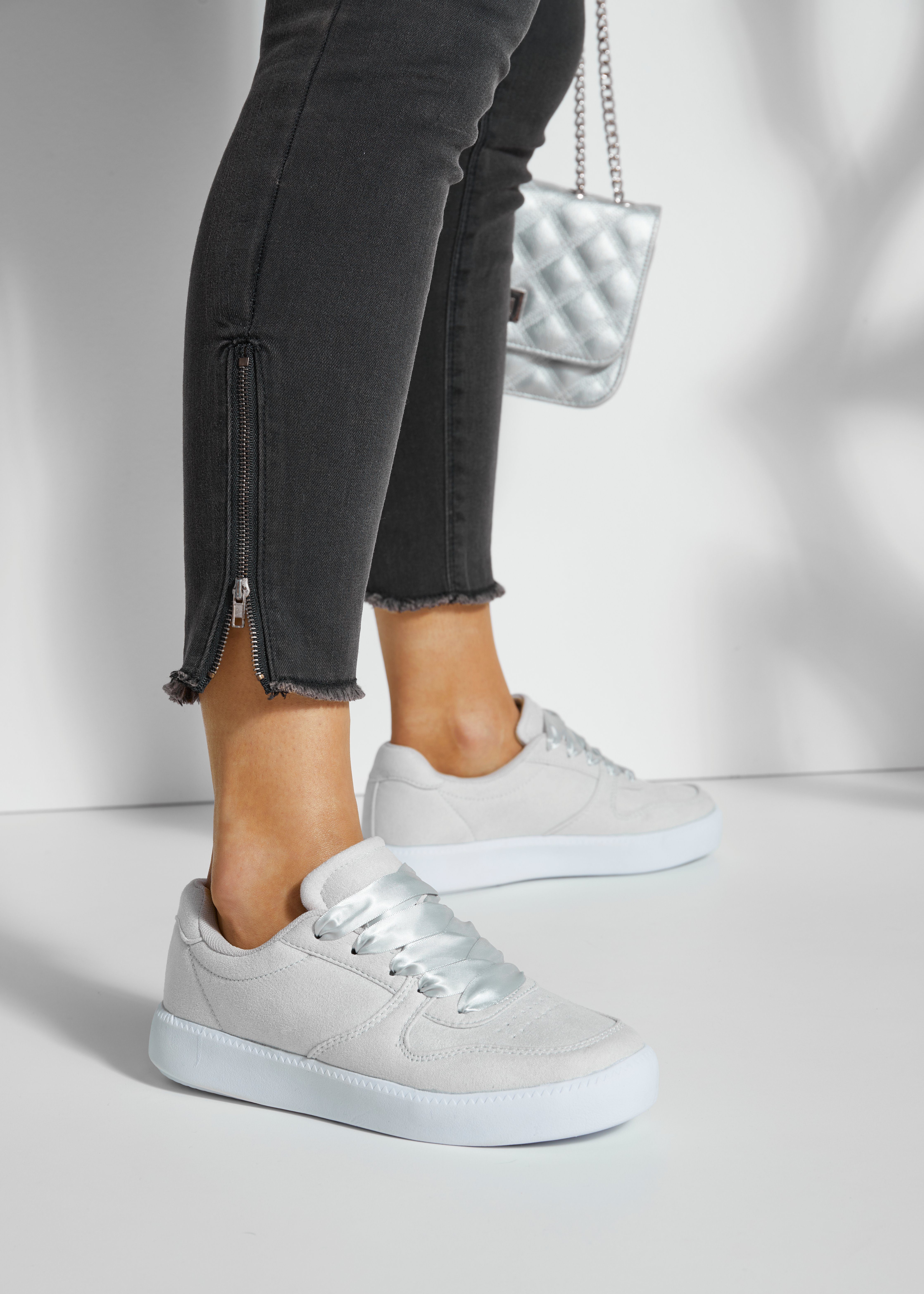 LASCANA Sneaker Schnürhalbschuh ultraleicht, Satinschnürung, im günstig online kaufen