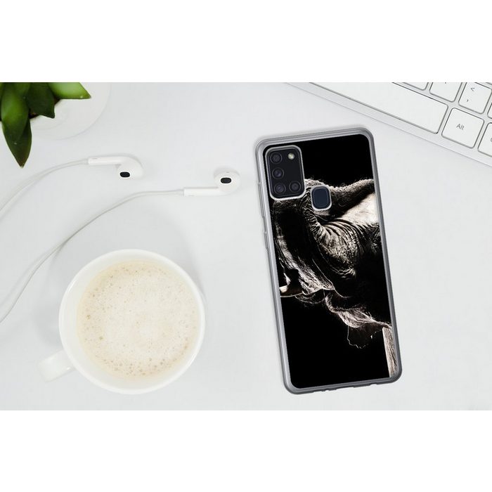 MuchoWow Handyhülle Elefant in Schwarz und Weiß Handyhülle Samsung Galaxy A21s Smartphone-Bumper Print Handy
