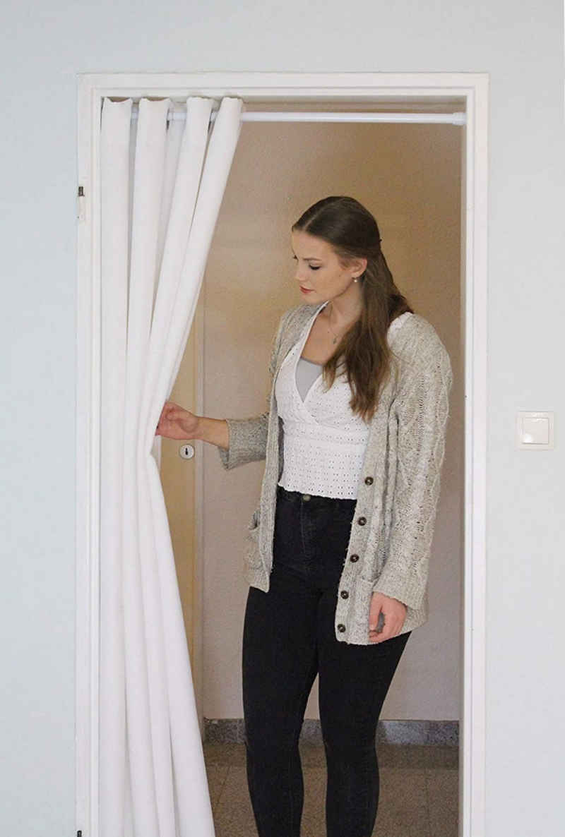 Türvorhang Thermo Türvorhang mit Stange weiß 55-90 cm, tinycurtains, Ösen, abdunkelnd, ohne Bohren, blickdicht, thermisch isoliert, Türvorhang mit Klemmstange