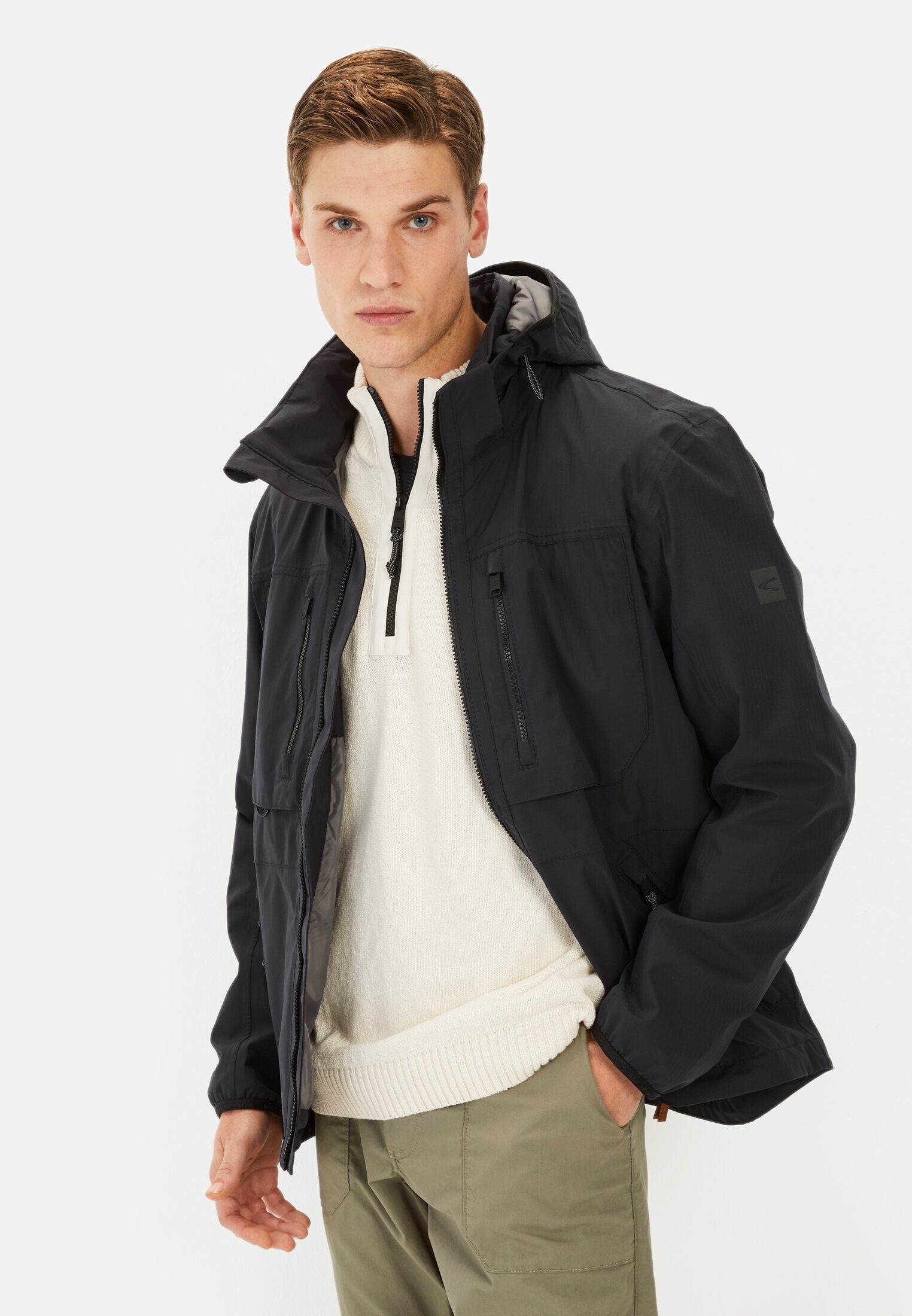 Funktionsjacke mit abnehmbarer Kapuze