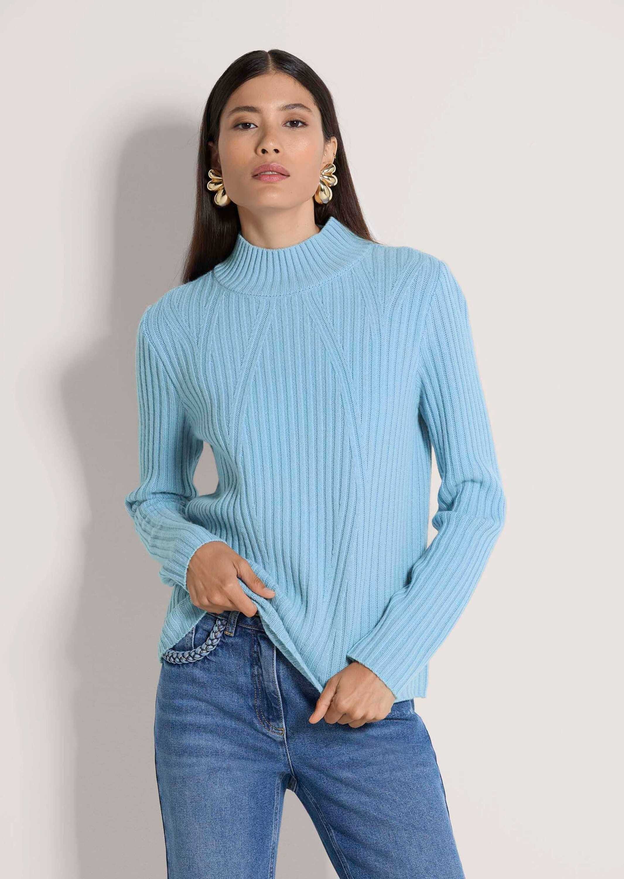 MADELEINE Strickpullover Winterpullover mit Stehkragen Moderner Rippstrickpullover mit Stehkragen und Langarm