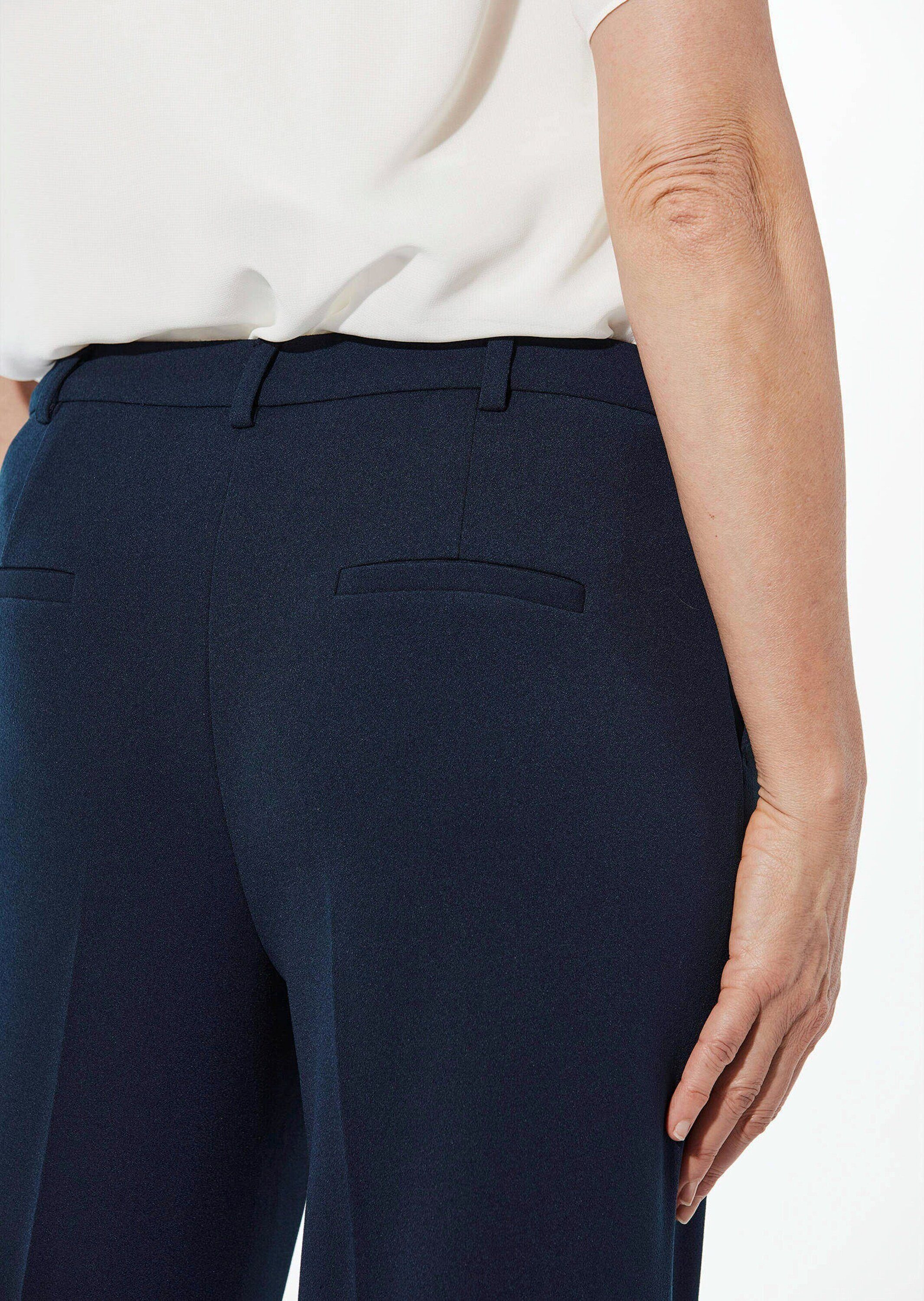 GOLDNER Stoffhose Kurzgröße: Jerseyhose mit Bügelfalten Stretchhose mit weitem Bein, Taschen, Gürtelschlaufen und Knöchellänge – Bild 5 von 5