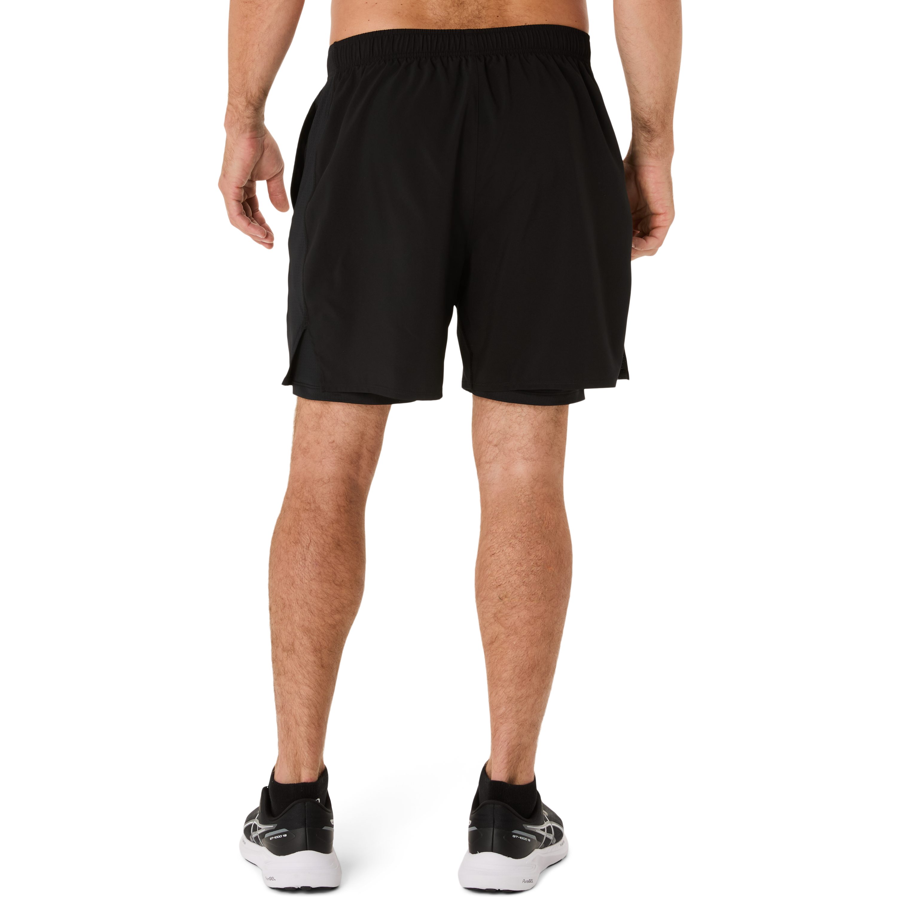 Asics Laufshorts ASICS CORE 2-N-1 7IN SHORT für sportliche Aktivitäten, mit Seitentaschen