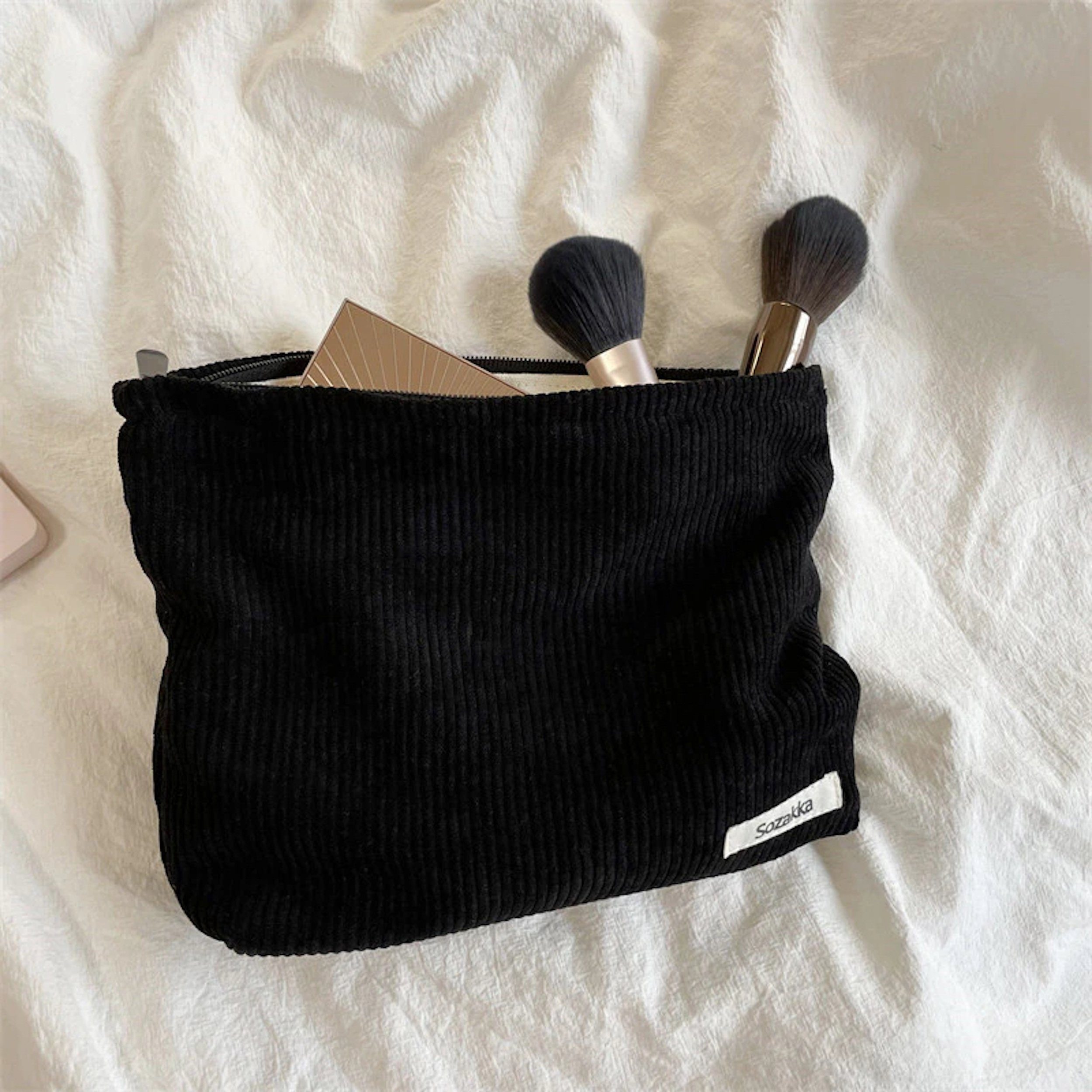 Malantis Kosmetiktasche Malantis Kosmetiktasche aus Cord – Etui & Reise-Organizer (Kulturbeutel aus umweltbewussten Kord Material, 1-tlg., Kosmetiktasche, Stift – Bild 4 von 4
