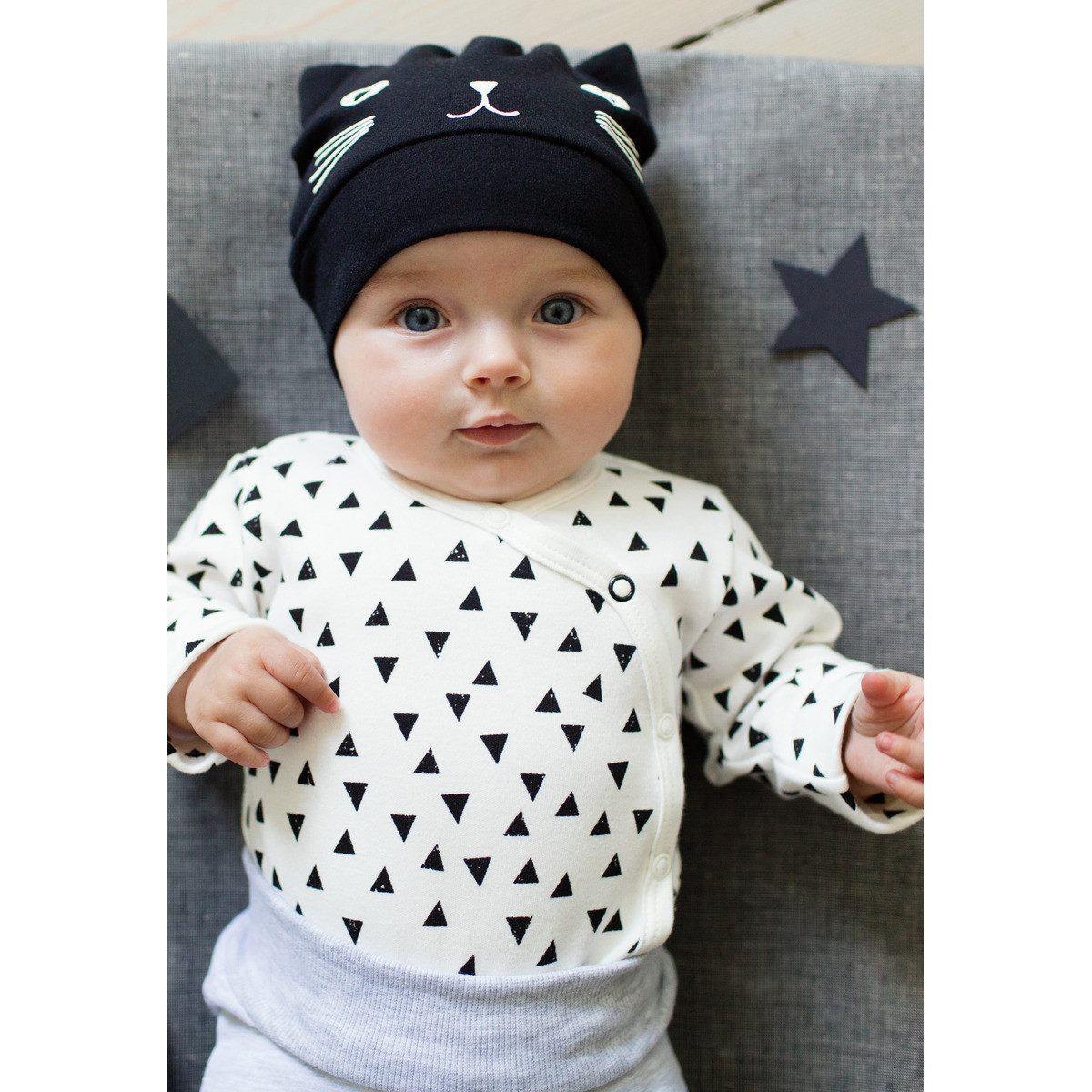 PINOKIO Langarmwickelbody Dreiecke Unisex Kinder (1-tlg) Langarm Einteiler, Body, Longsleeve-Body, Bodysuit, Stretchbody