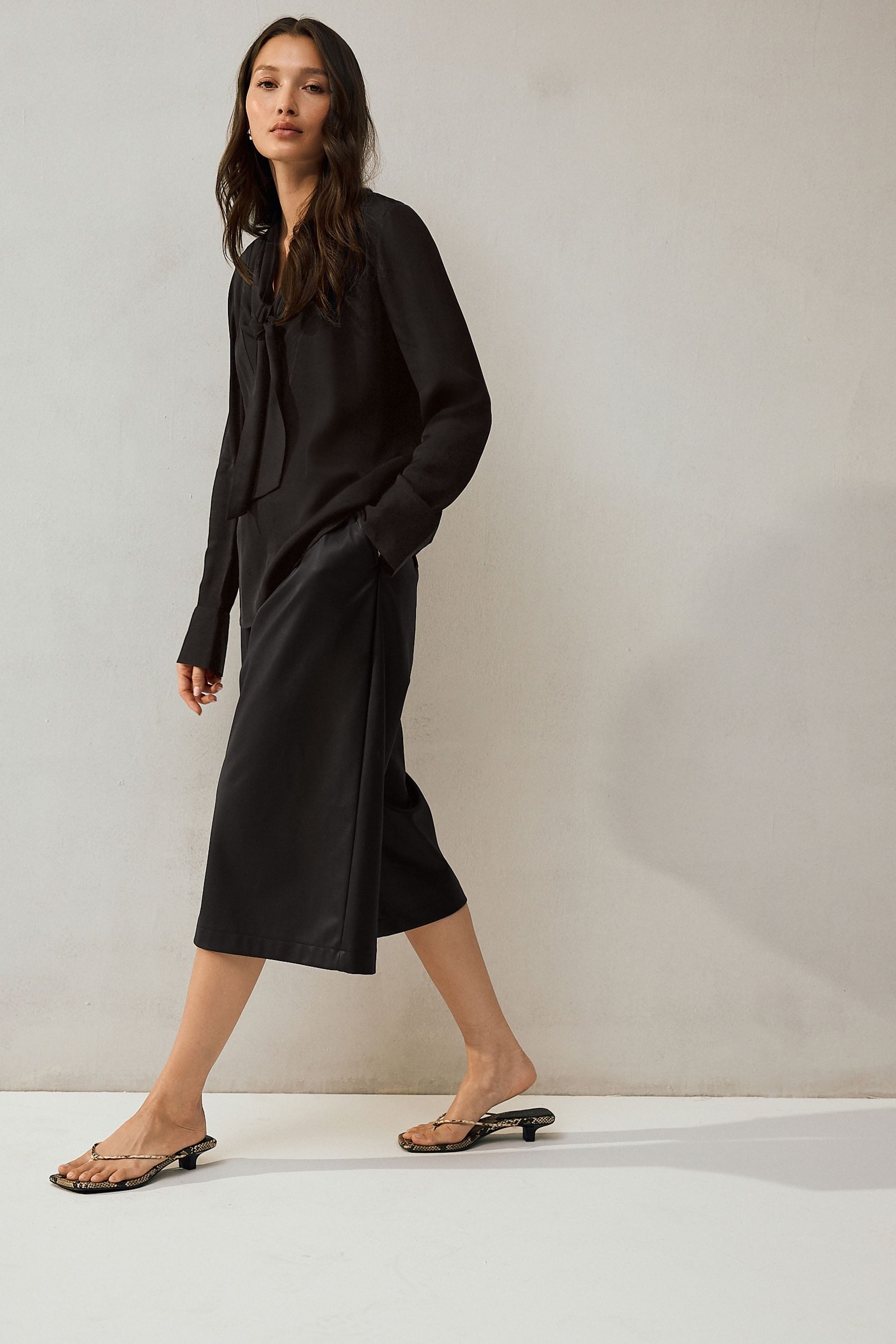 Next Langarmbluse Drapierte Schluppenbluse mit langen Ärmeln (1-tlg)