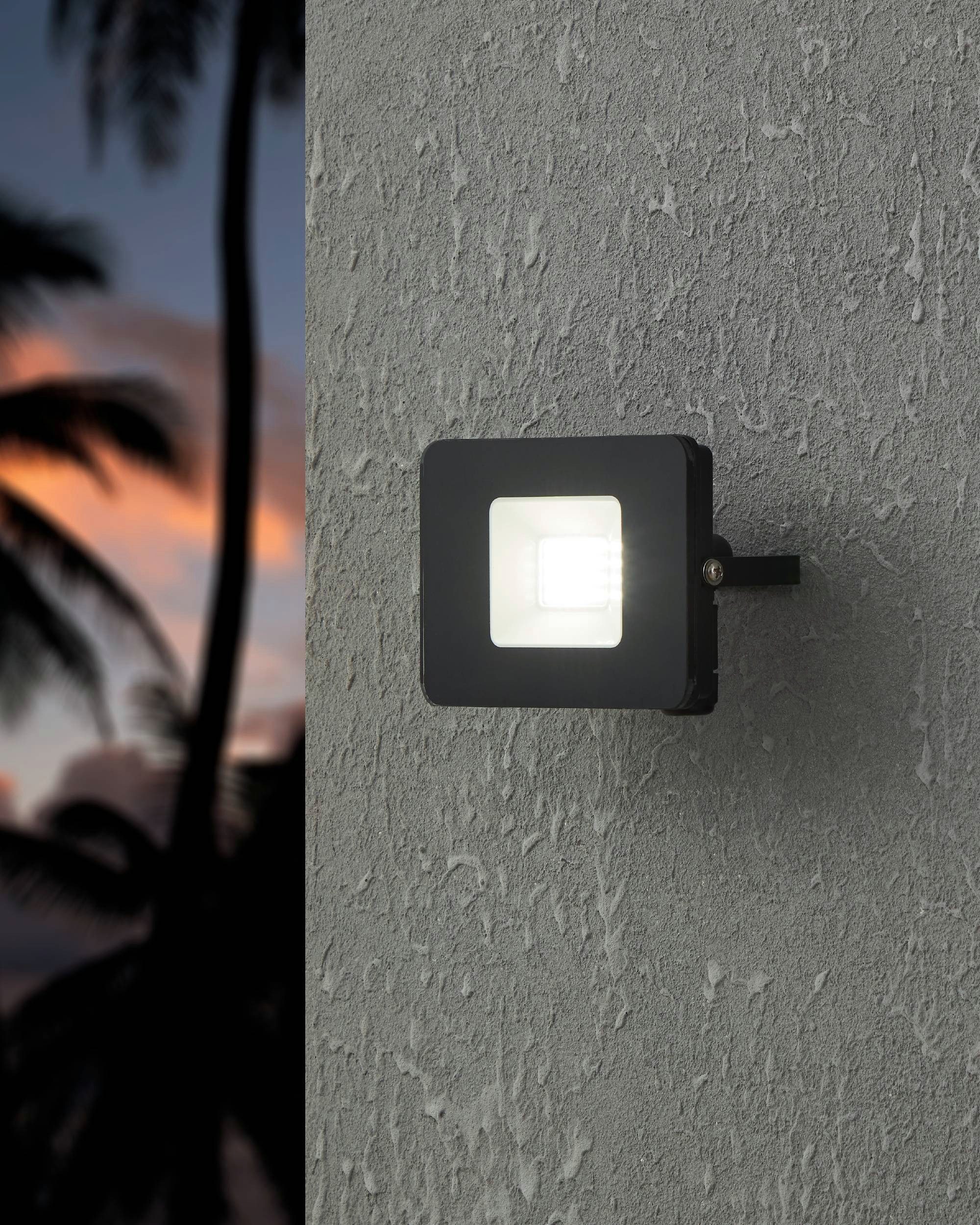 EGLO Wandleuchte Faedo 3, Außen-Strahler, Außenleuchte, Wandstrahler, IP65, Lampe, LED fest integriert, Kaltweiß, Wand-/Deckenleuchte - L13 x H9,5 x AL3 cm - schwarz - 21W inkl.