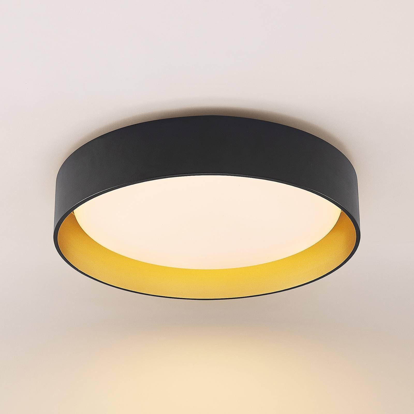 Lindby LED Deckenleuchte Gracjan, dimmbar, LED-Leuchtmittel fest verbaut, Farbwechsel warmweiß / tageslicht, Modern, Eisen, PMMA, Schwarz, gold, 1 flammig, inkl.