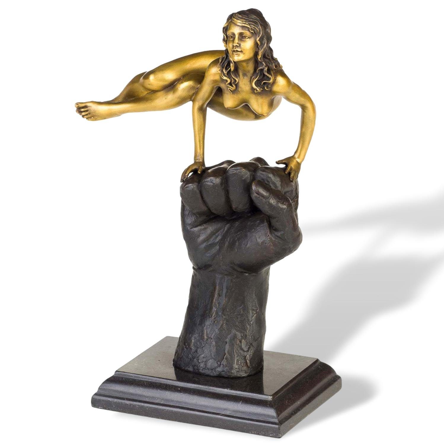 Aubaho Skulptur Bronzeskulptur Frau King Kong Hand Erotik Kunst im Antik-Stil Bronze F
