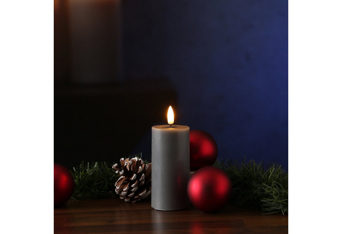 Deluxe Homeart LED-Kerze Mia Echtwachs Deluxe Wachsspiegel flackernd H: 10cm D: 5cm grau, LED Classic, warmweiß (2100K bis 3000K)