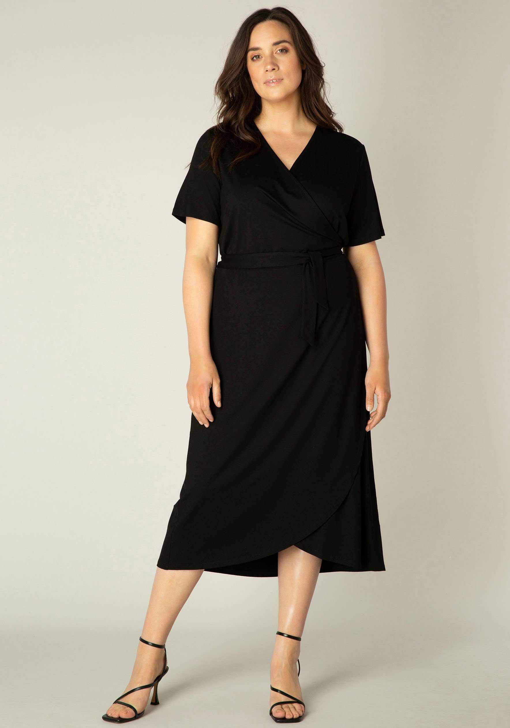 Weich Curvy Viskose-Mischqualität fließende Abbie black Base Wickelkleid Level