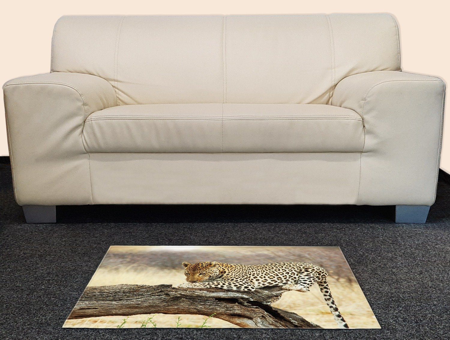 Wallario Teppich Leopard auf Baumstamm in günstig online kaufen