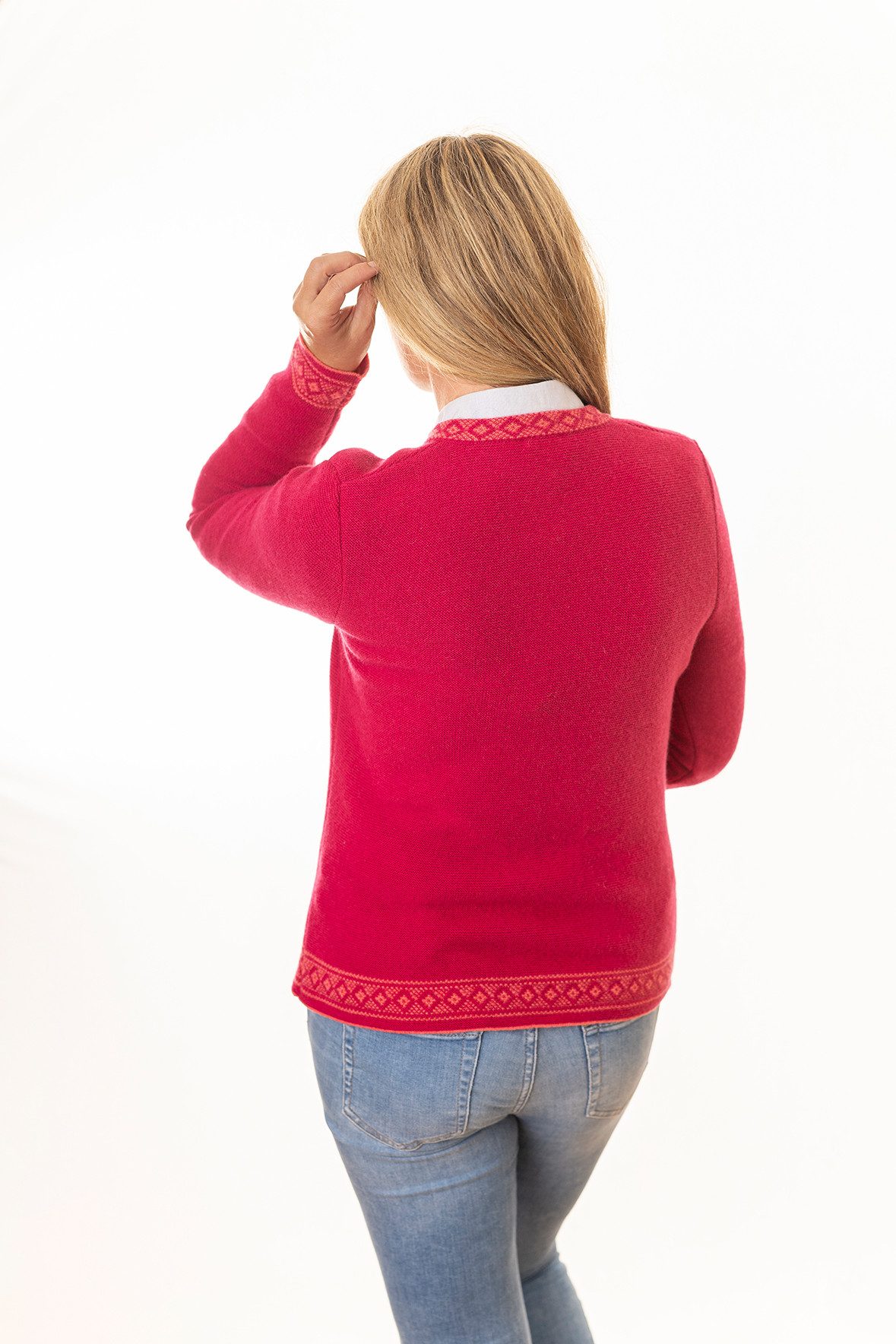 Pezzo D'oro Trachtenstrickjacke aus Merinowolle in Pink/Lachs in Bayern gefertigt (1-teilig) kleine Einstecktaschen mit Kontrasteinfass