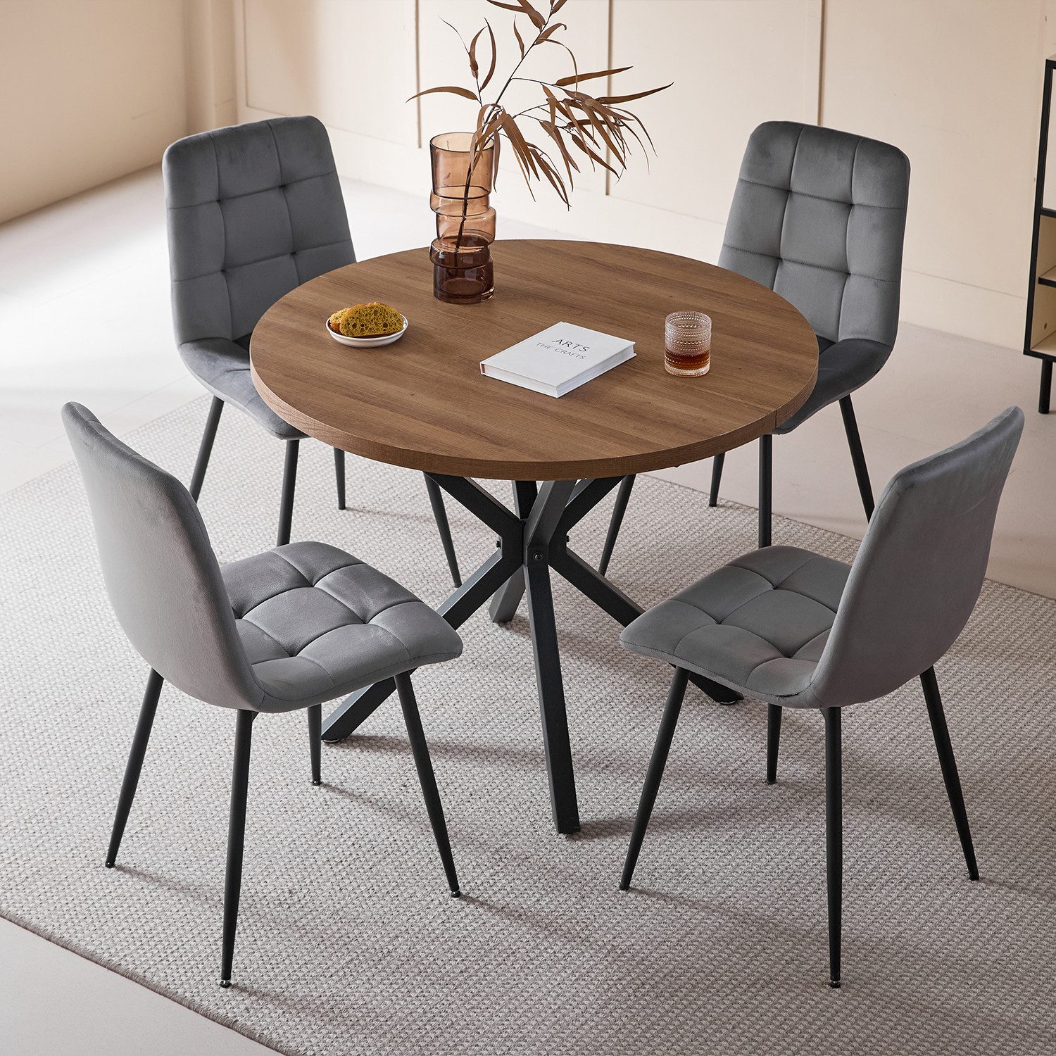 GrandCA HOME Essgruppe Tisch- und Stuhl-Set im Nordischen Stil, Essgruppe mit Stühlen, (5-tlg), Stühle aus Dutch Velvet / Cord, Metallbeine, Schwarz/Grau