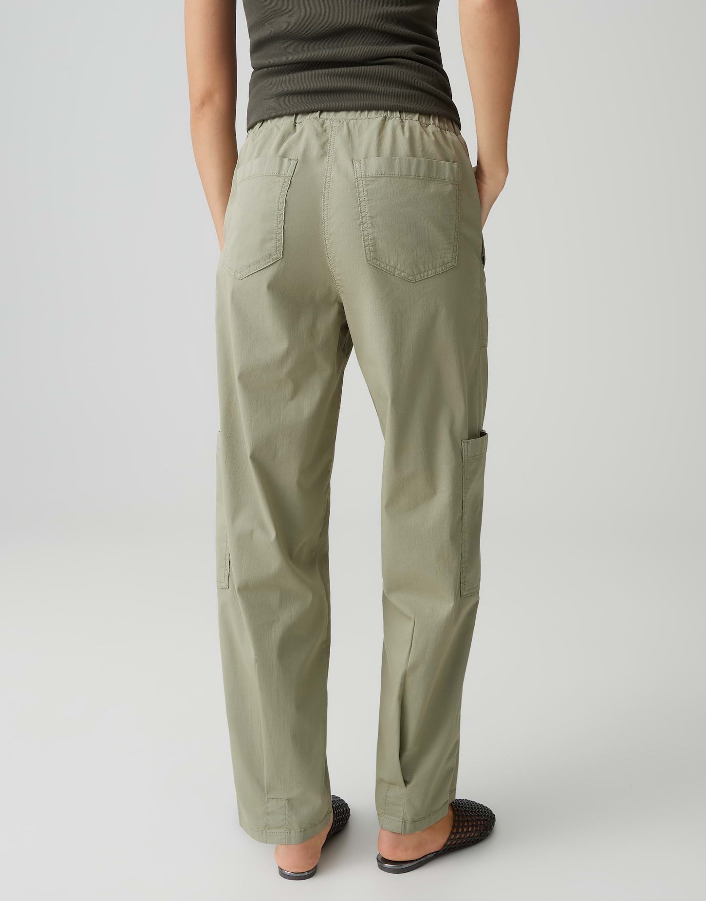 OPUS PANTS Cargohose Mucia myth aus weicher Webware mit Stretchkomfort Cargotaschen unterstreichen den modernen Utility Look