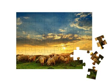 puzzleYOU Puzzle Eine Schafherde weidet auf einem Hügel, 48 Puzzleteile, puzzleYOU-Kollektionen Bauernhof-Tiere, Schafe & Lämmer