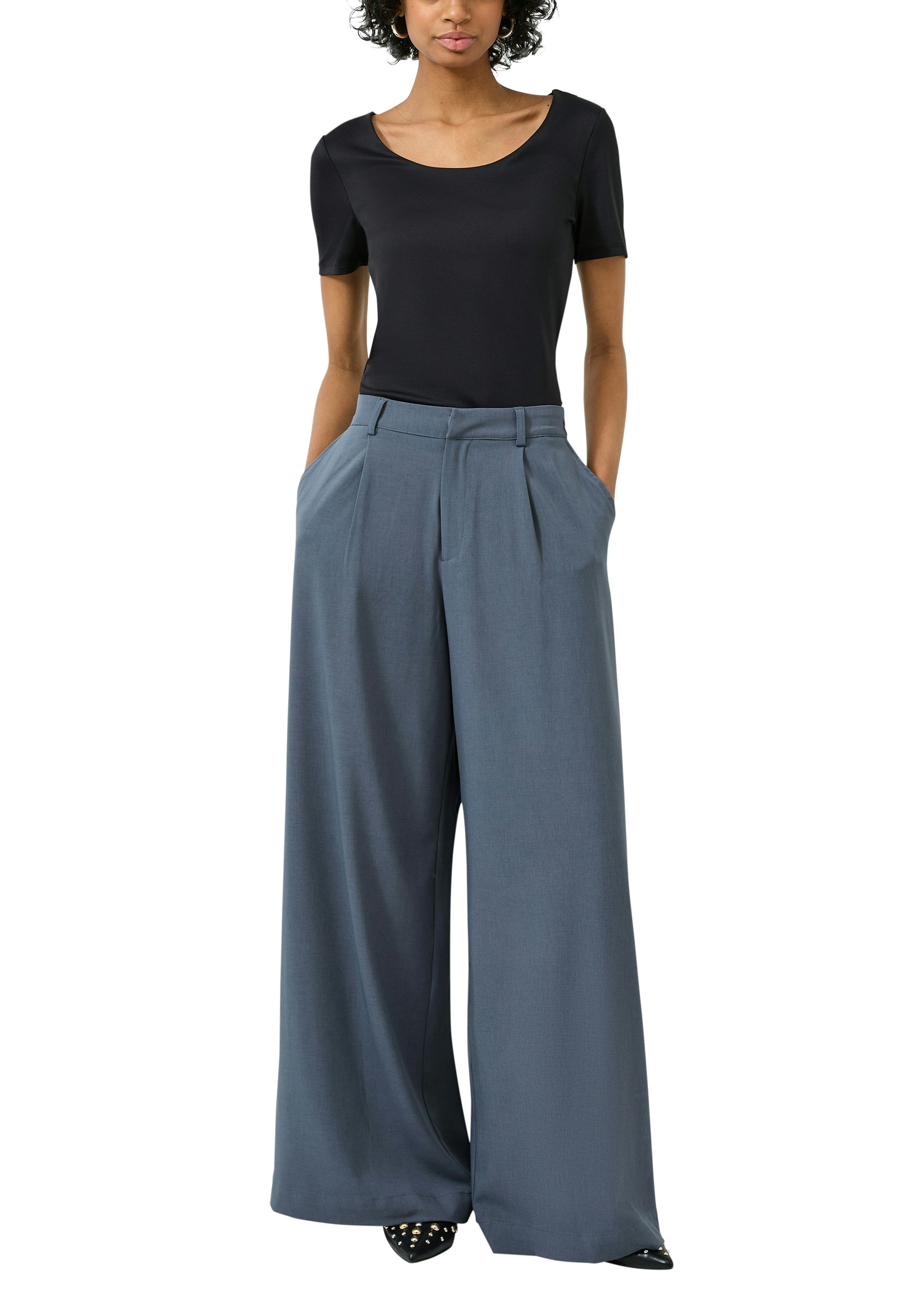 QS Kurzarmshirt mit tiefem Rundhals – Bild 3 von 4