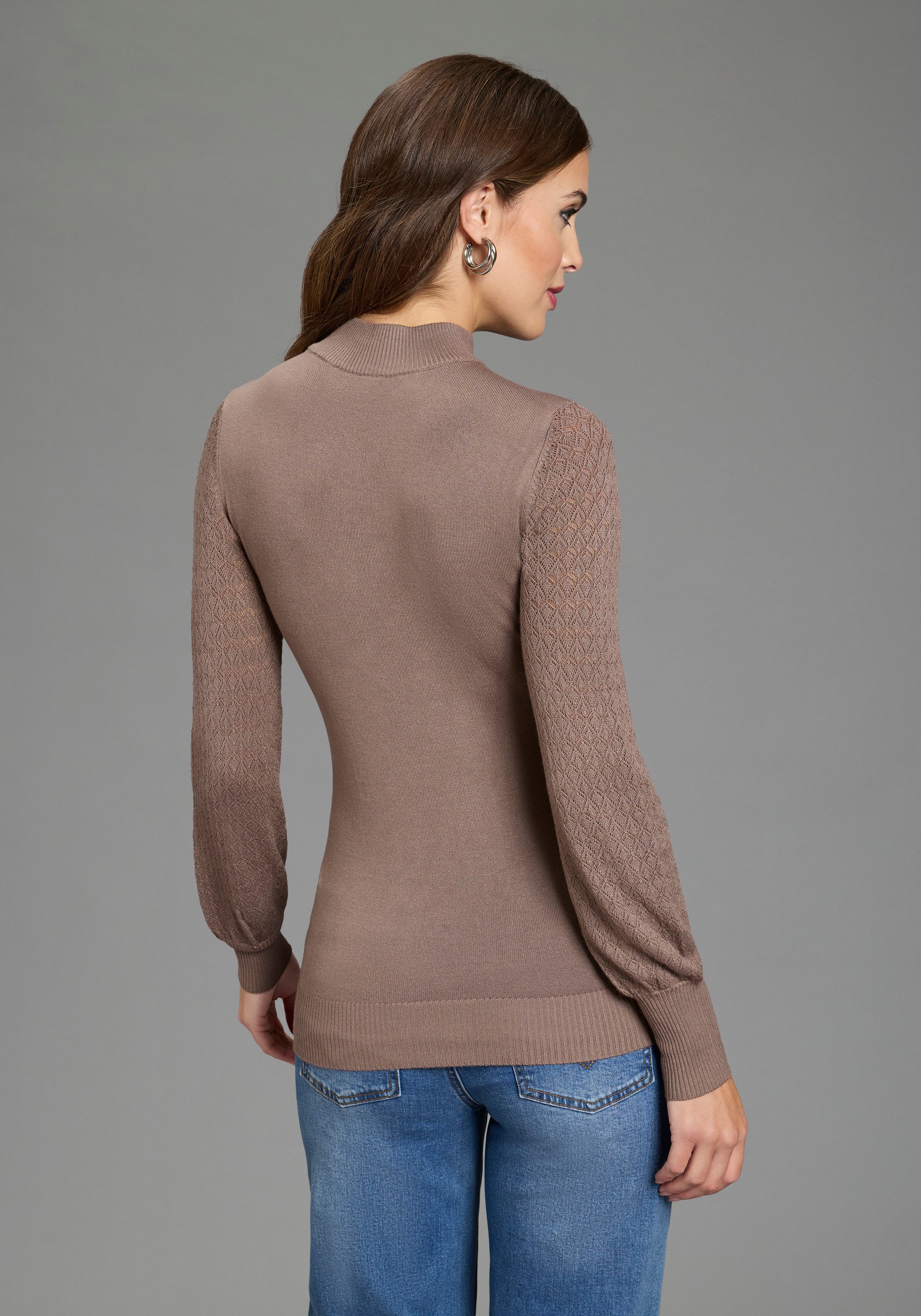 Melrose Stehkragenpullover mit Ajourstrick und vulominösen Ärmeln – Bild 2 von 5