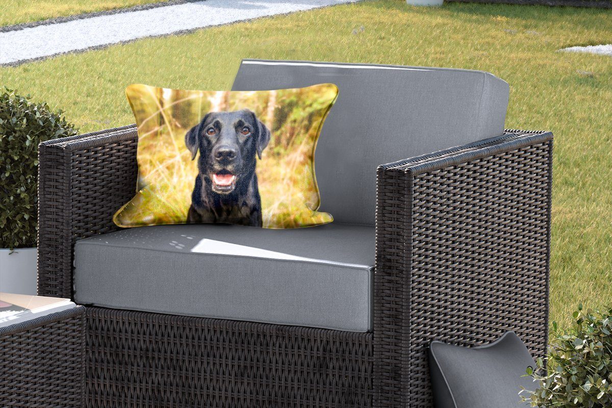 Dekokissen Hund, Glücklicher MuchoWow Dekokissenbezug, Polyester, Outdoor-Dekorationskissen, schwarzer Kissenhülle