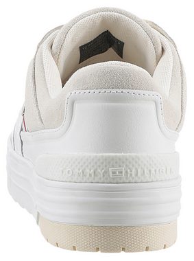 Tommy Hilfiger SUEDE STRIPES BASKET LO Plateausneaker mit seitlichen Streifen, Freizeitschuh, Halbschuh, Schnürschuh