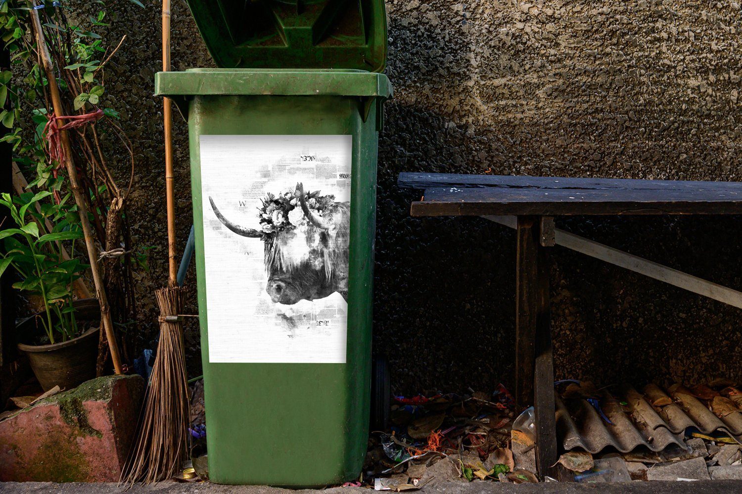 auf Zeitungshintergrund MuchoWow (1 St), Container, Abfalbehälter Schottischer Mülltonne, schwarz einem Highlander Sticker, und - Wandsticker Mülleimer-aufkleber,