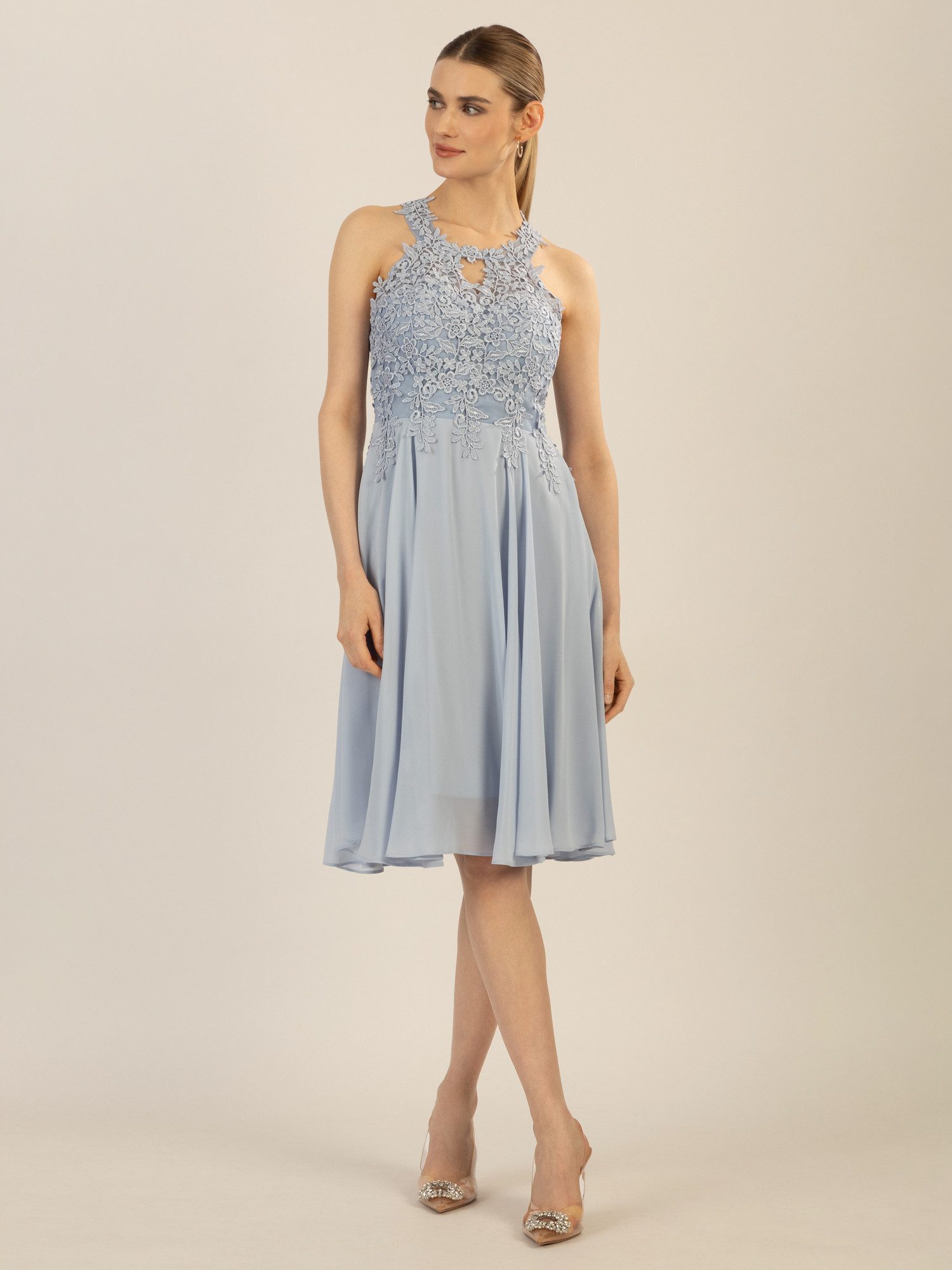 Apart Cocktailkleid aus einer Plastischen Spitze günstig online kaufen