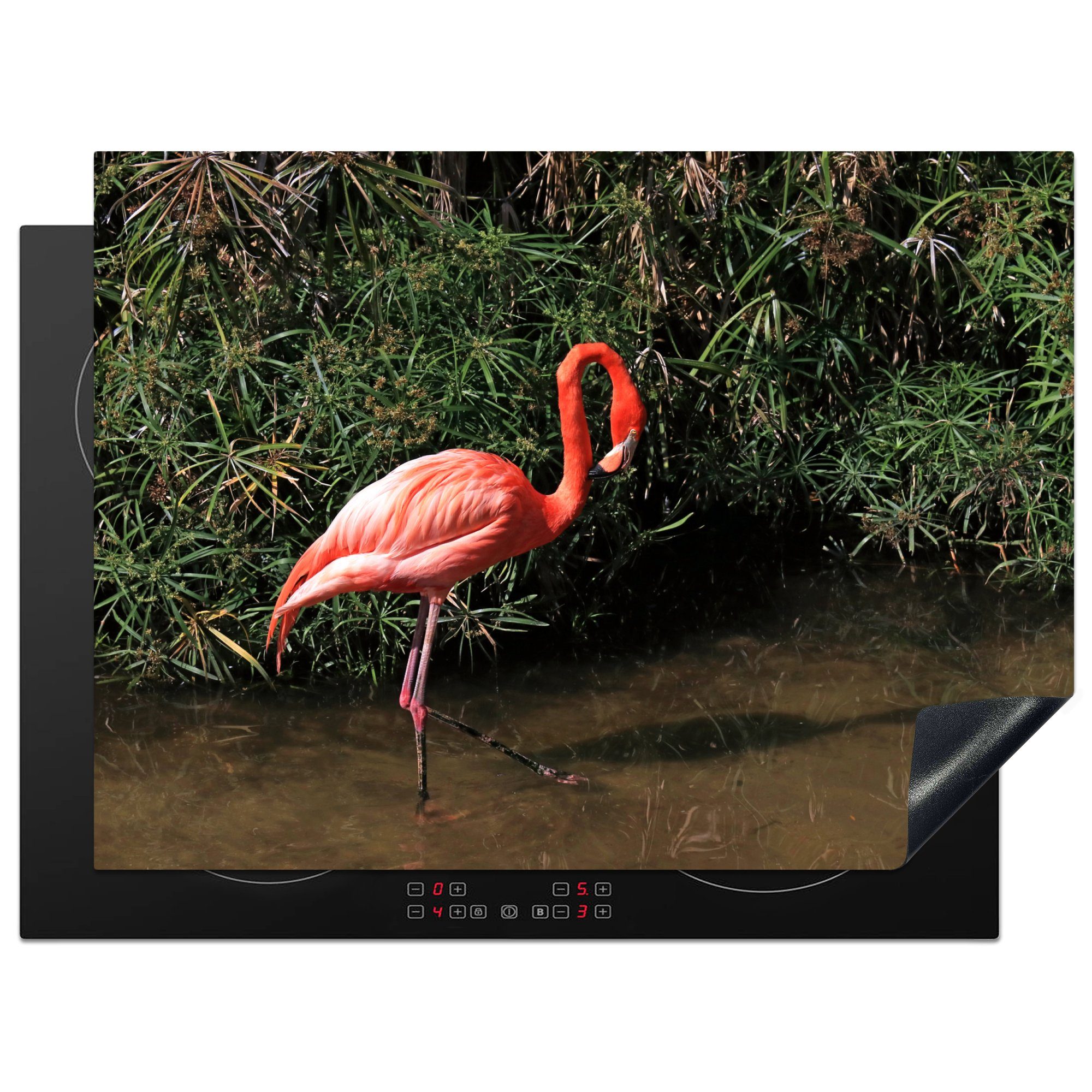 MuchoWow Herdblende-/Abdeckplatte Ein nutzbar, Mobile tlg), Flamingo im roter 70x52 Wasser, Vinyl, (1 cm, Arbeitsfläche Ceranfeldabdeckung steht
