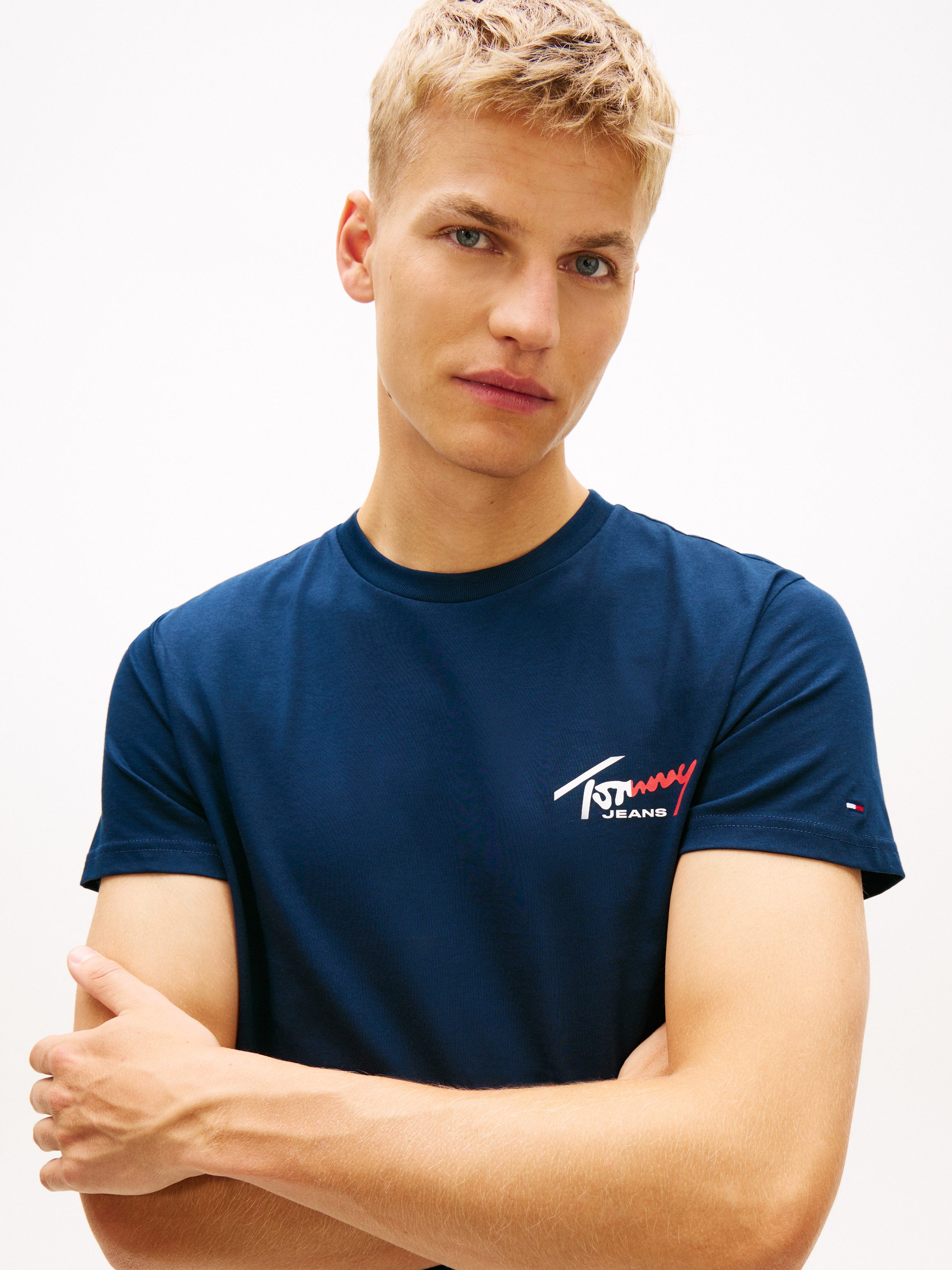 Tommy Jeans T-Shirt TJM SLIM FIT SIGN CHEST mit Markenprint