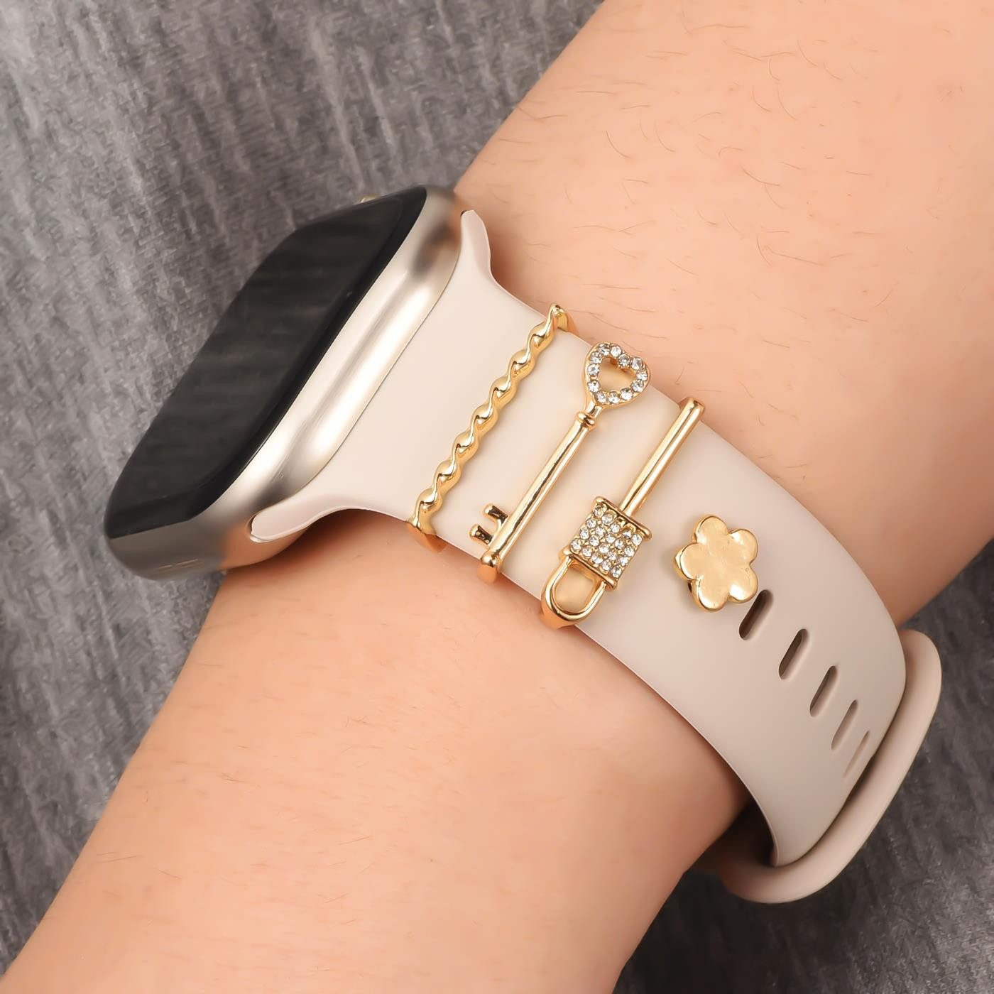 CoolGadget Smartwatch-Armband Schmuck Ringe Charms Uhren Deko Motiv Clips 21mm, Zubehör passend für alle Apple Watch und Samsung Galaxy Watch Modelle