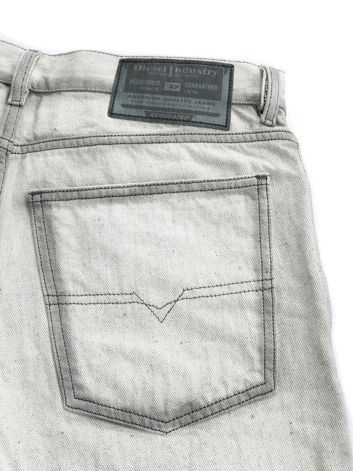 Diesel Slim-fit-Jeans Straight Fit - 1995 D-Sark 09C86 - Länge:32