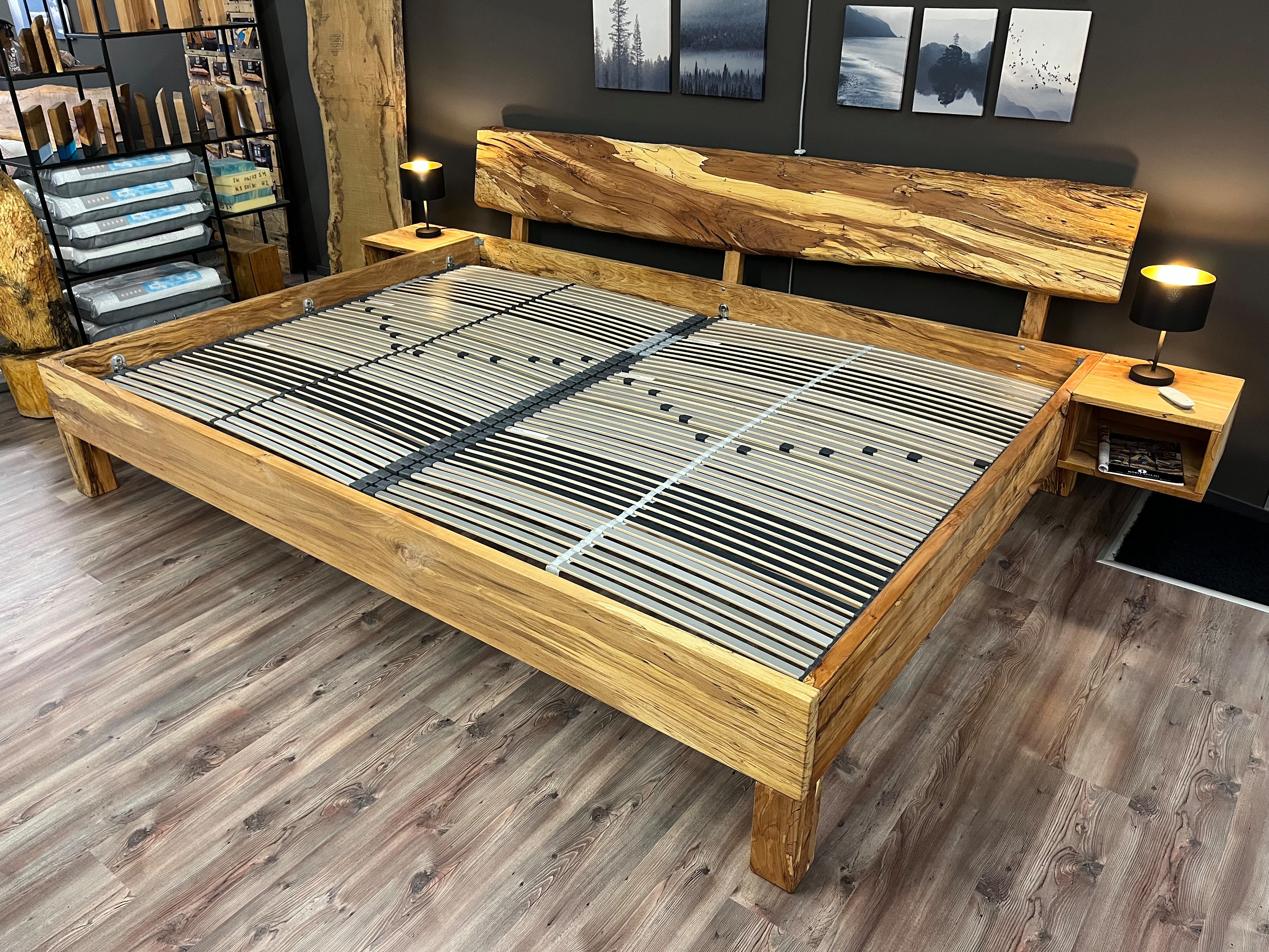 Möbel Specht Massivholzbett Family Wild Kernbuche (Familienbett, bis 400x220cm Liegefläche), Kopfteil mit natürlicher Baumkante