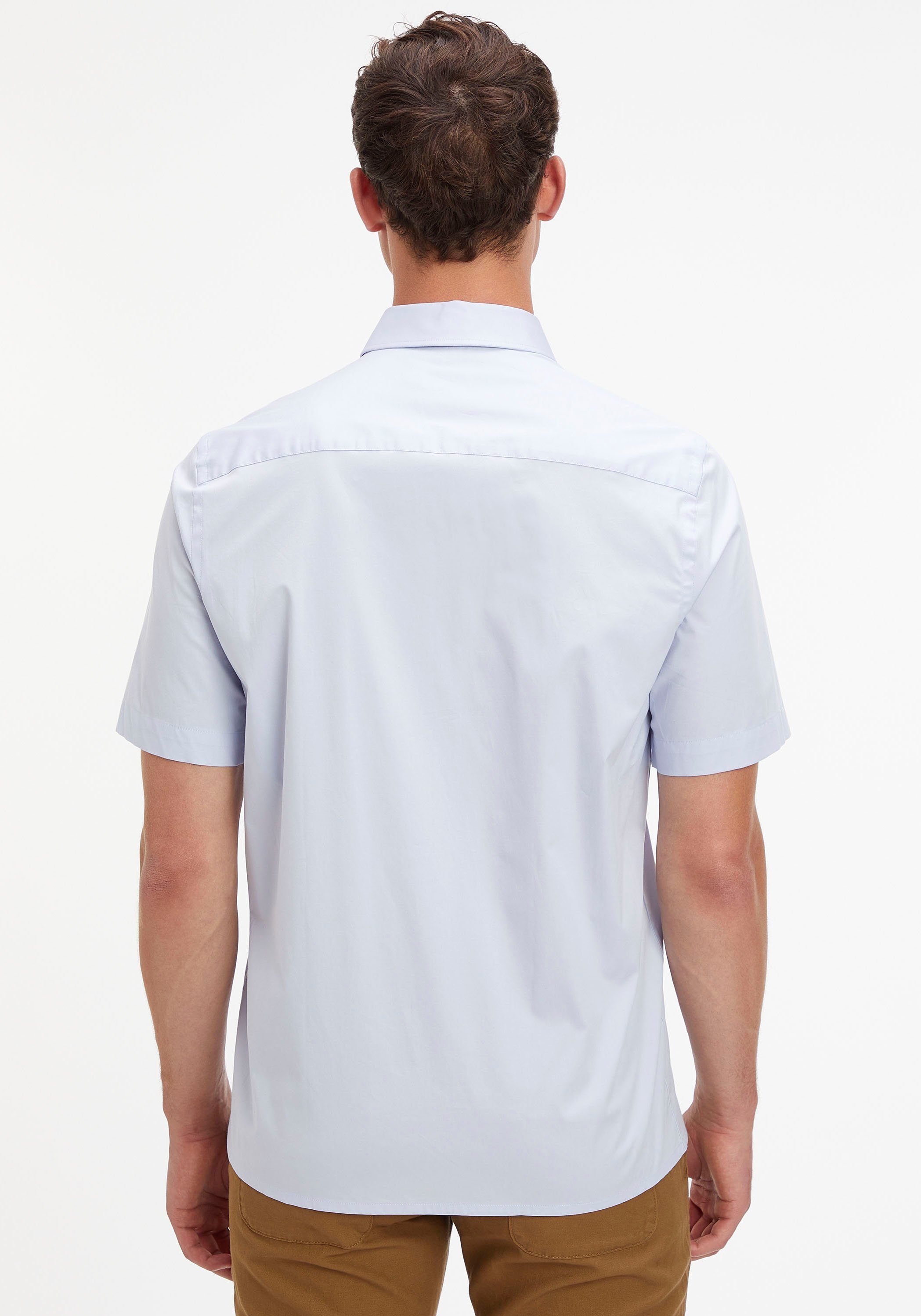 Calvin Klein Kurzarmhemd mit Logostickerei Logo auf Brust, Klein Brust der linker Calvin Klein auf Calvin