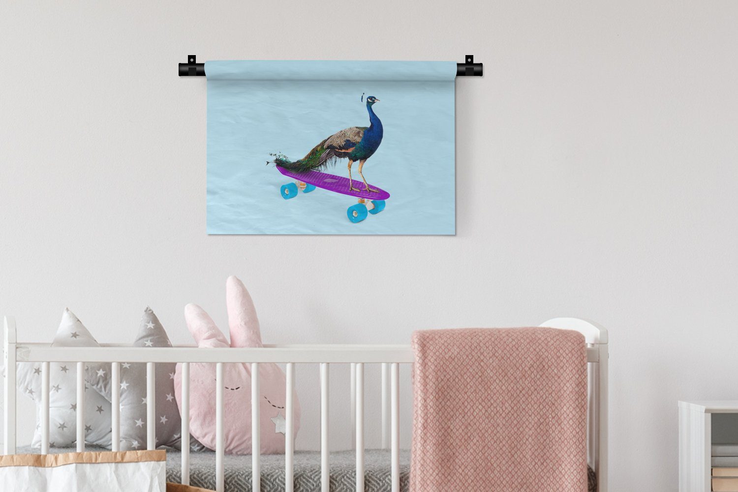 Schlafzimmer, MuchoWow Wandbehang, Wohnzimmer, Wanddekoobjekt - Kleid, Lustig, Tiere für Skateboard Blau Pfau - Wanddeko - - Kinderzimmer