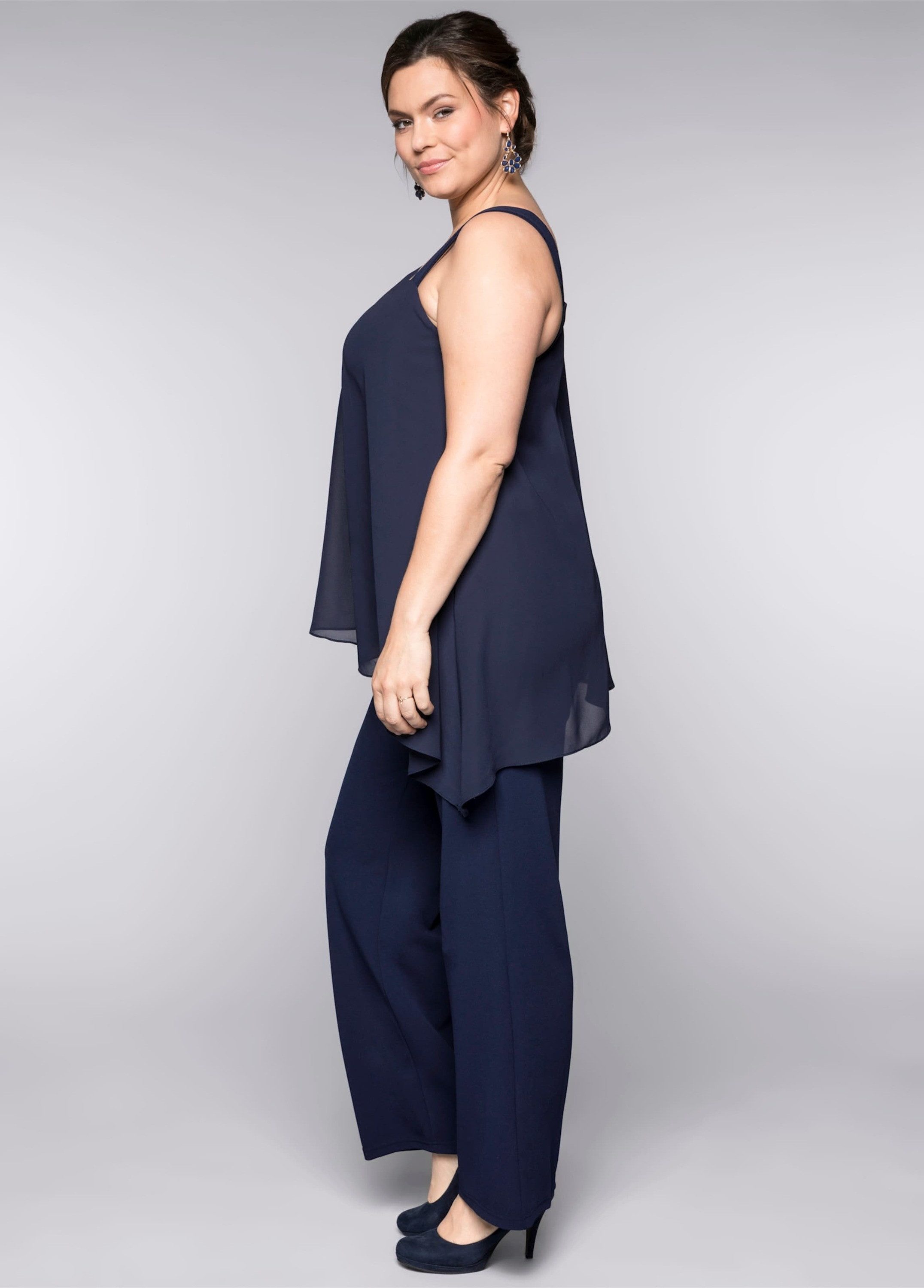 Sheego Jumpsuit Jumpsuit Ärmellos Innenbeinlänge ca. 79 cm
