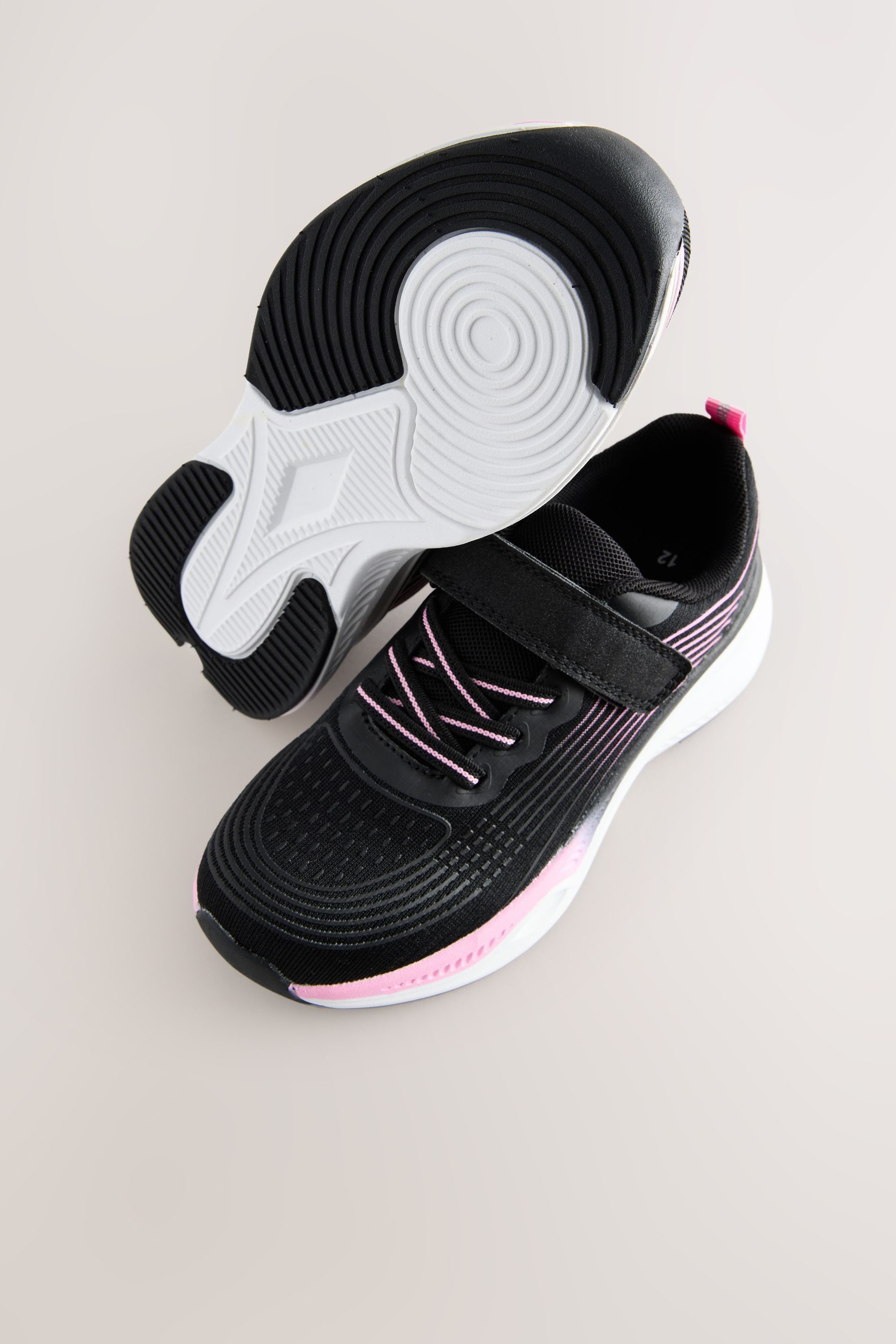 Next Schulturnschuhe mit elastischen Schnürsenkeln Sneaker (1-tlg)