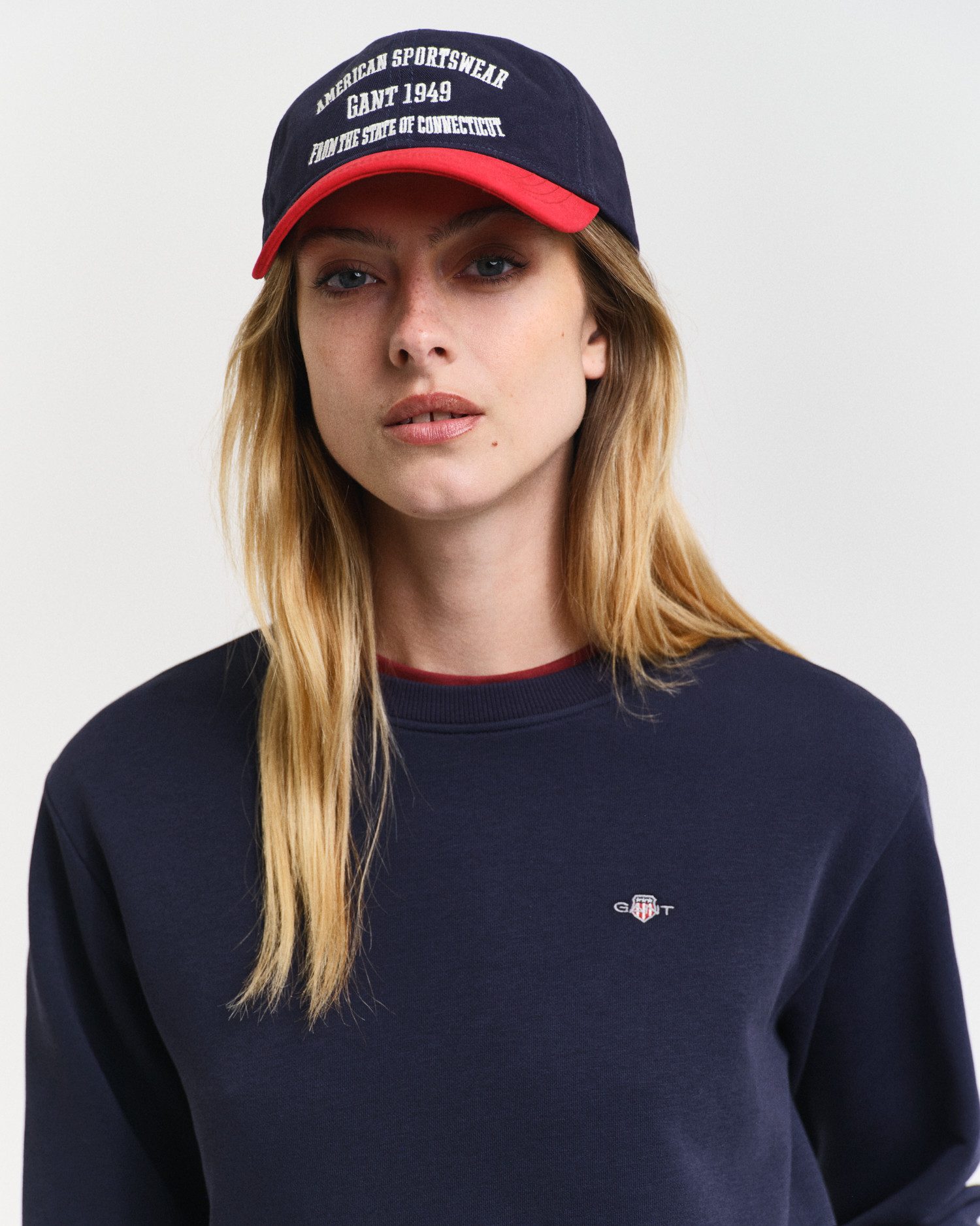 Gant Sweatkleid SHIELD C-NECK SWEAT DRESS Shield Sweatkleid mit Rundhalsausschnitt