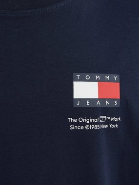 Tommy Jeans T-Shirt TJM SLIM 2PACK S/S FLAG DNA TEE (Packung, 2er) mit großem Logodruck auf der Brust