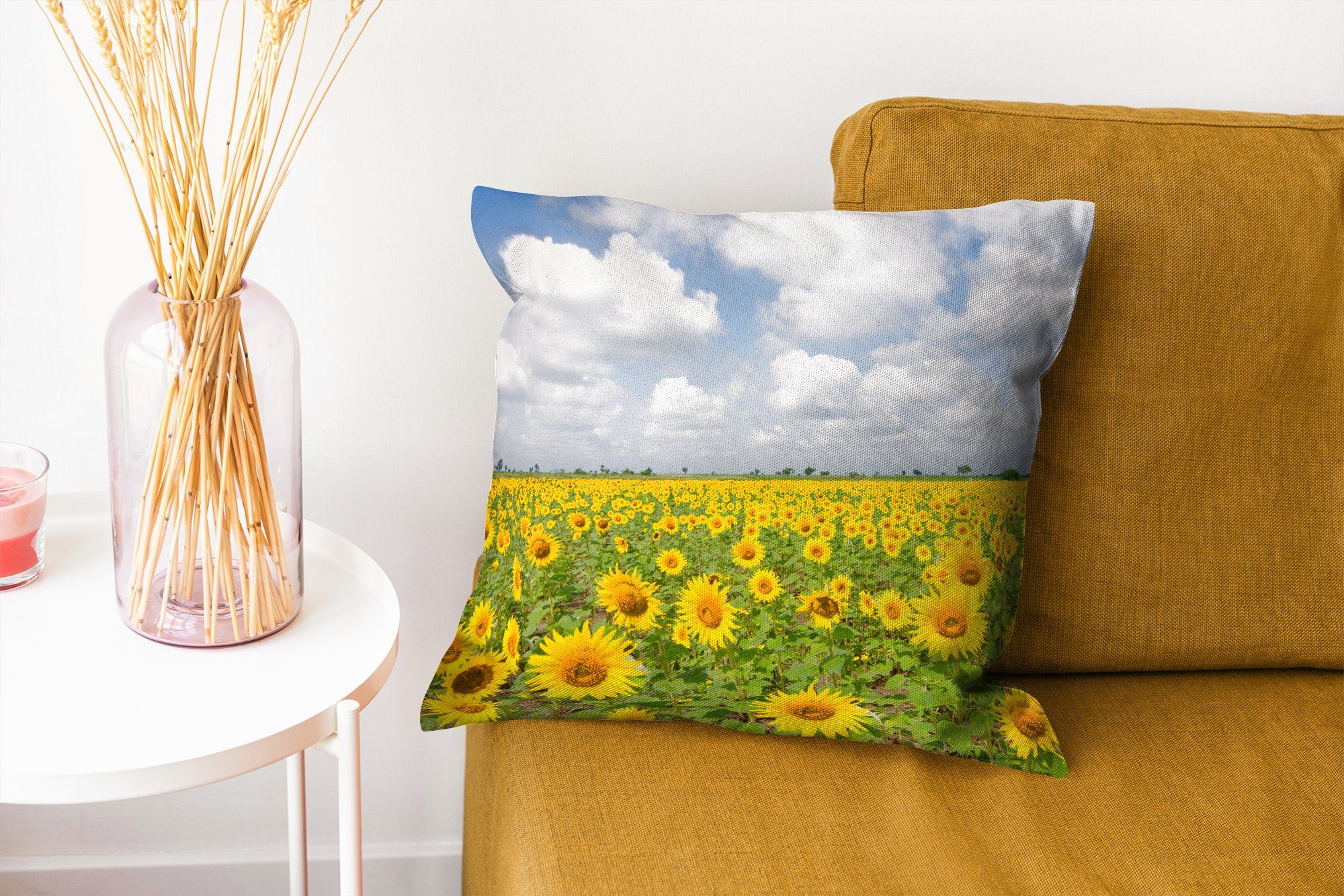 MuchoWow Dekokissen Sonnenblumen - - Natur Deko, mit - Wohzimmer, - Landschaft, Gelb - Zierkissen für Blumen Schlafzimmer, Wolken Füllung Sofakissen